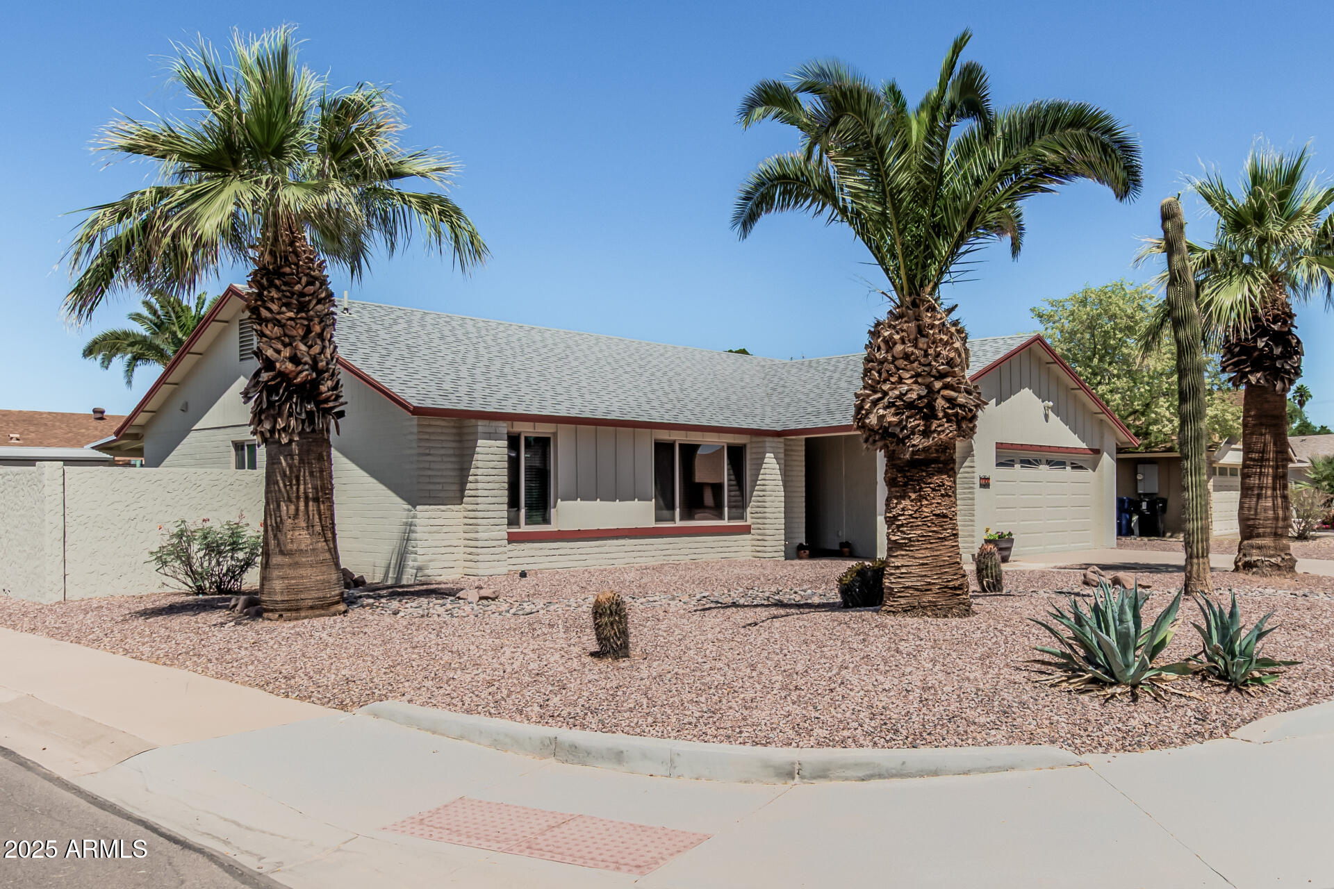 3300 N CORONADO Street