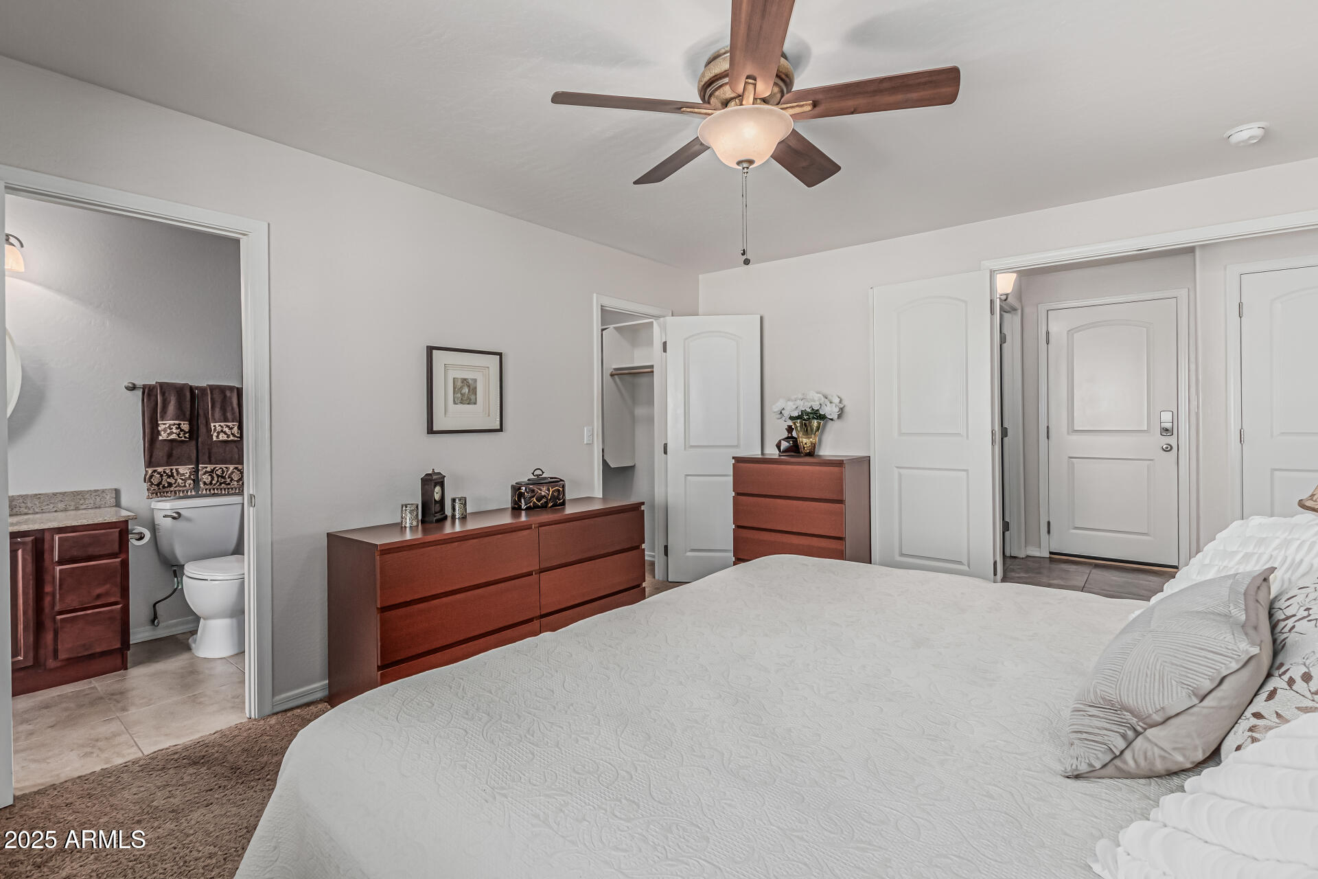 3300 N CORONADO Street