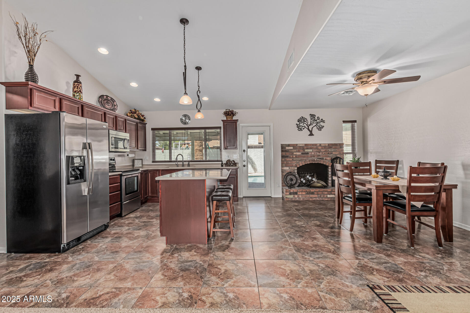 3300 N CORONADO Street