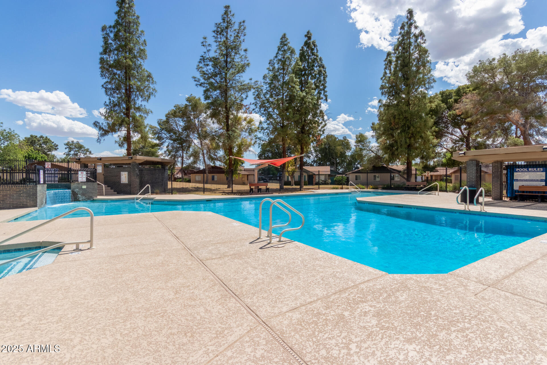 5136 E EVERGREEN Street, 1142