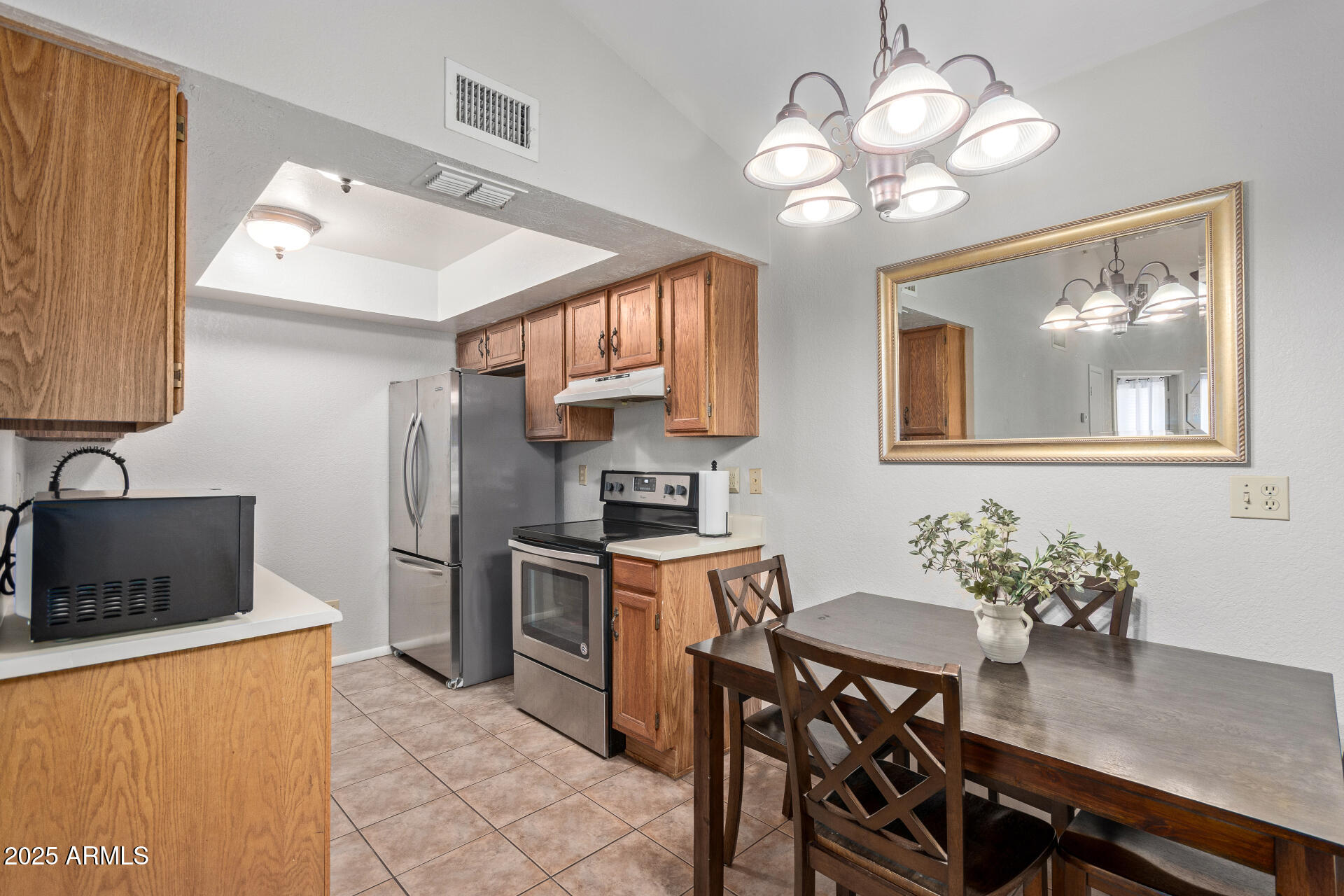 5136 E EVERGREEN Street, 1142