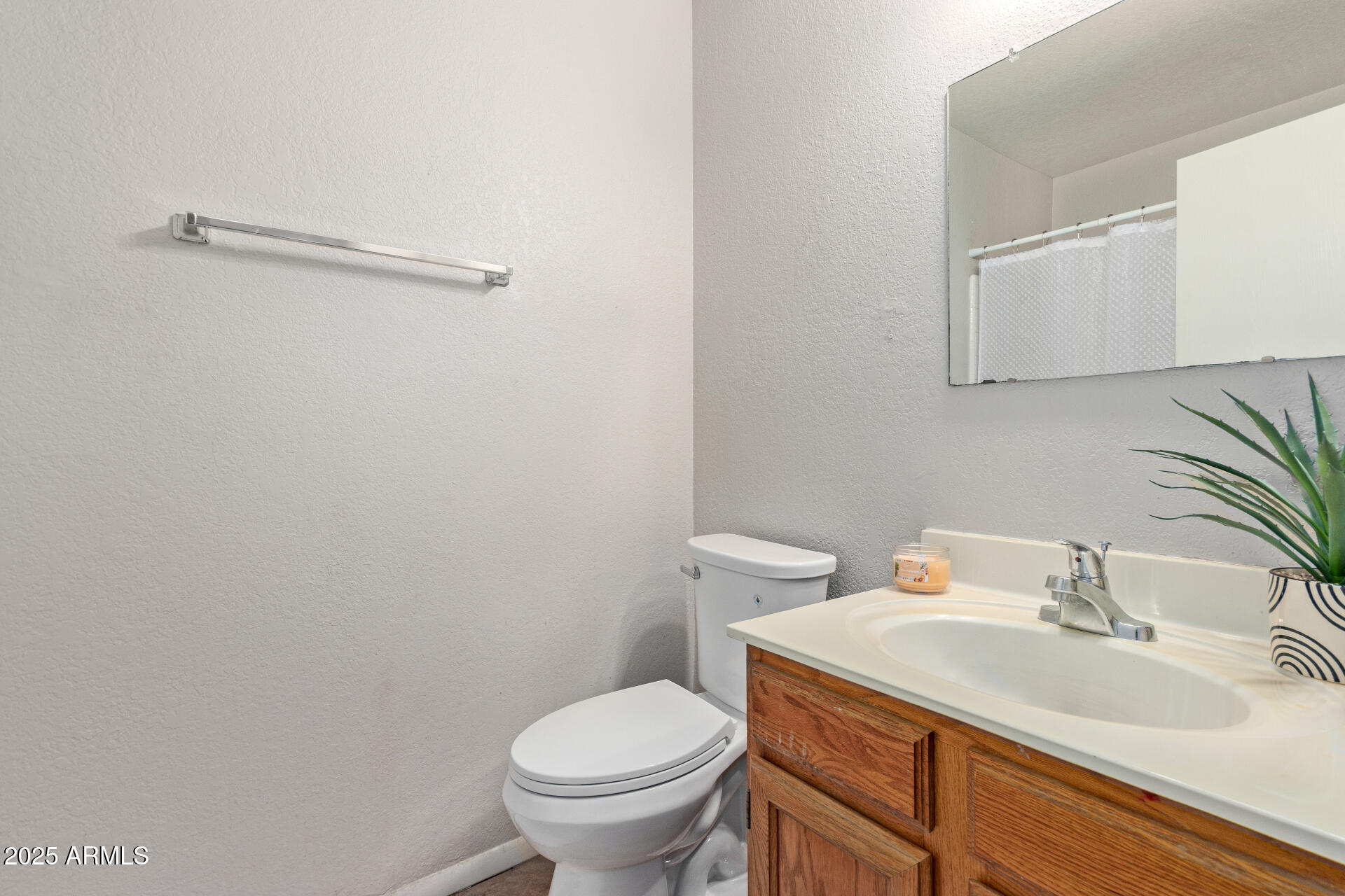 5136 E EVERGREEN Street, 1142