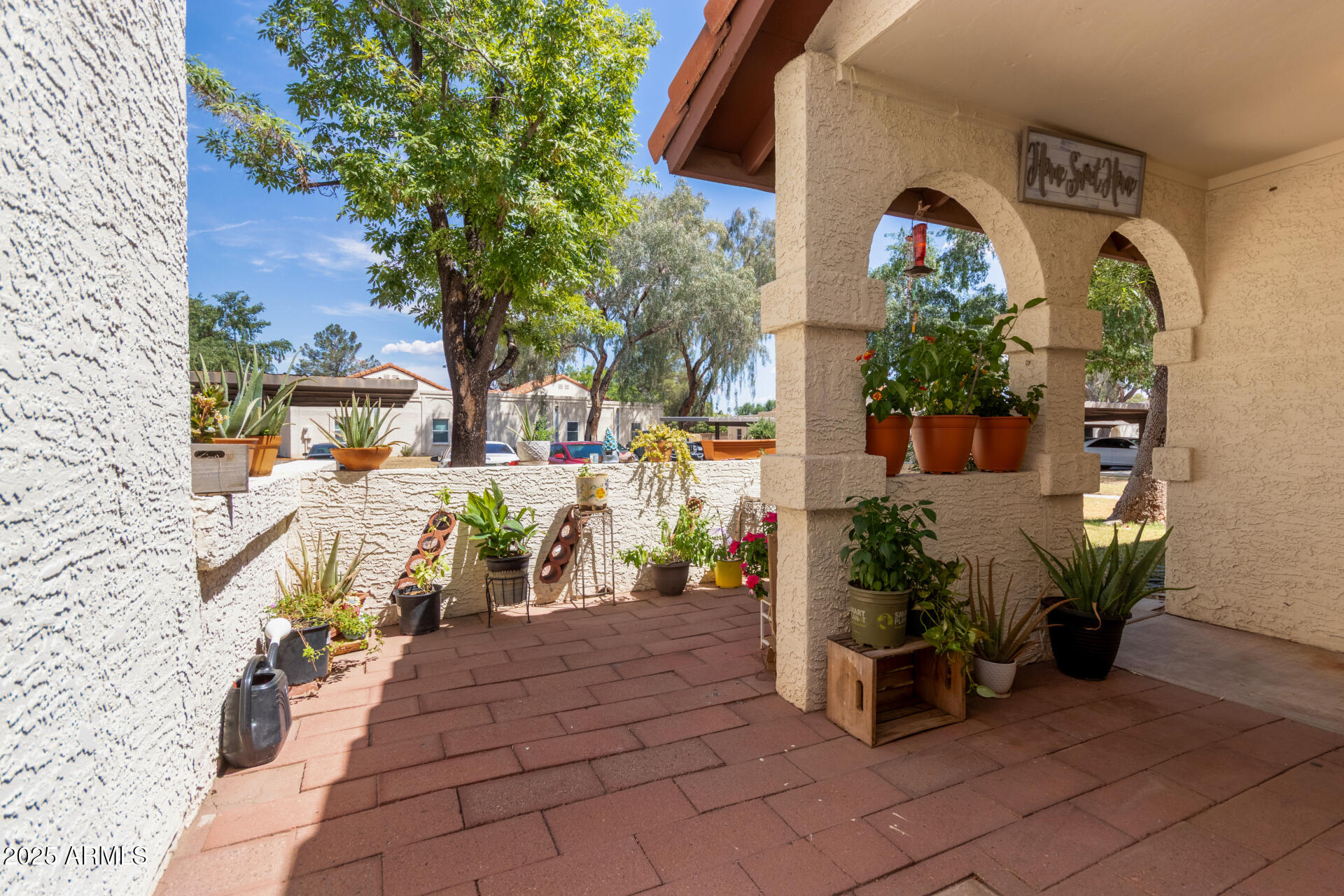 5136 E EVERGREEN Street, 1142