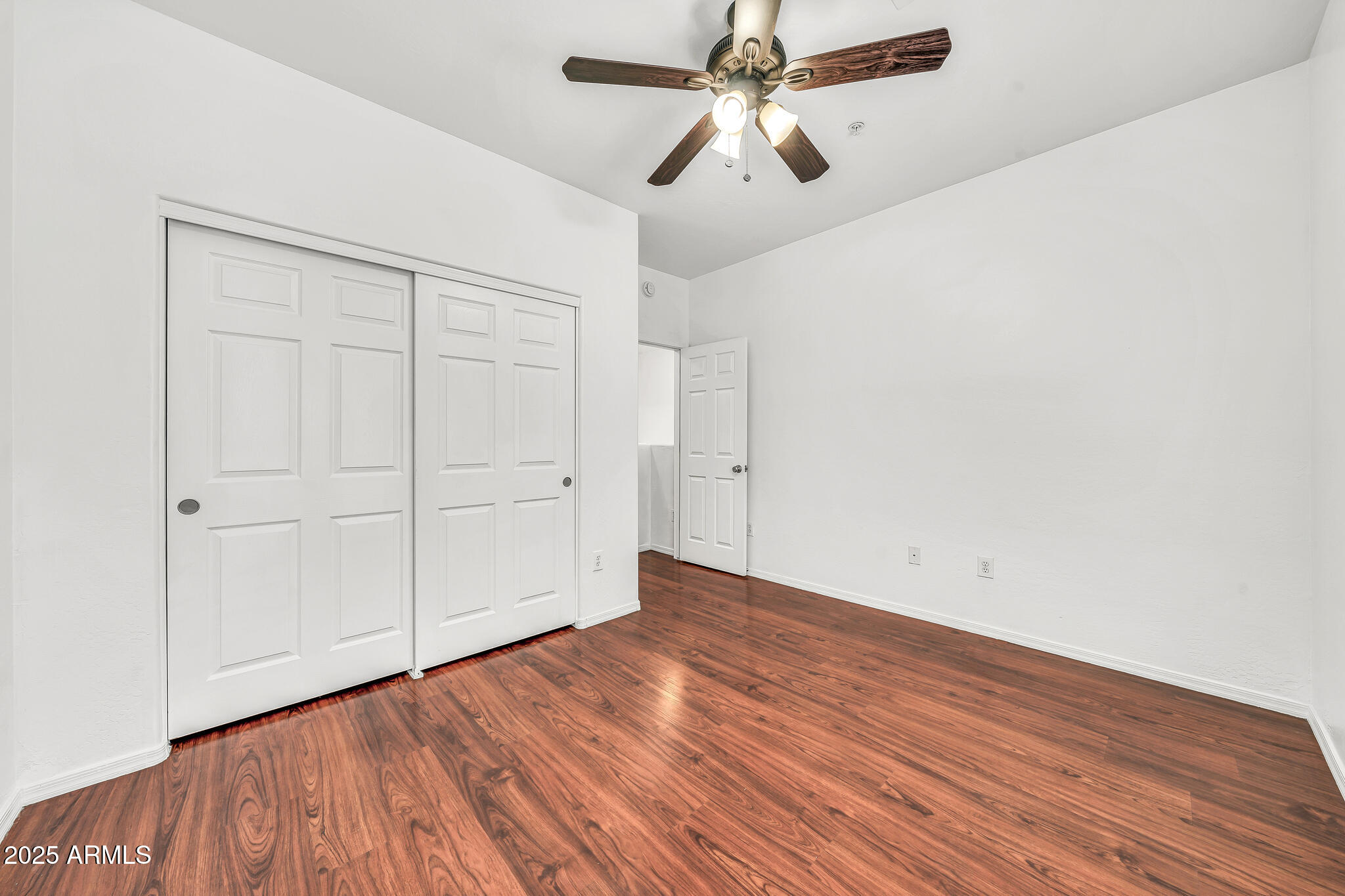 1718 W COLTER Street, 195