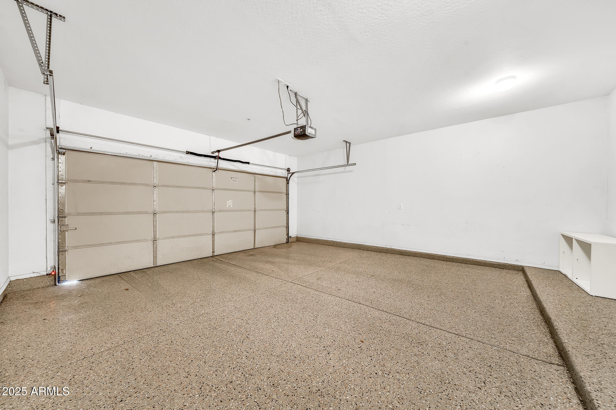 1718 W COLTER Street, 195