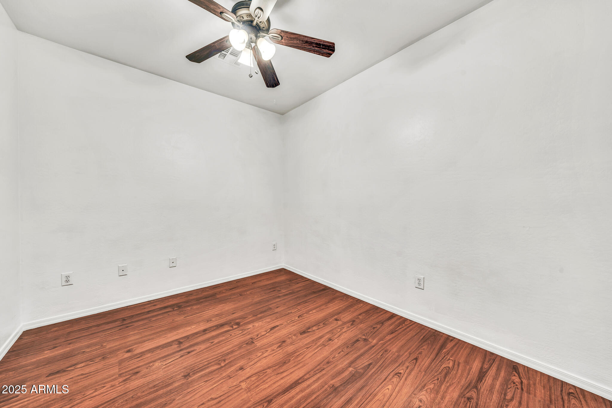 1718 W COLTER Street, 195