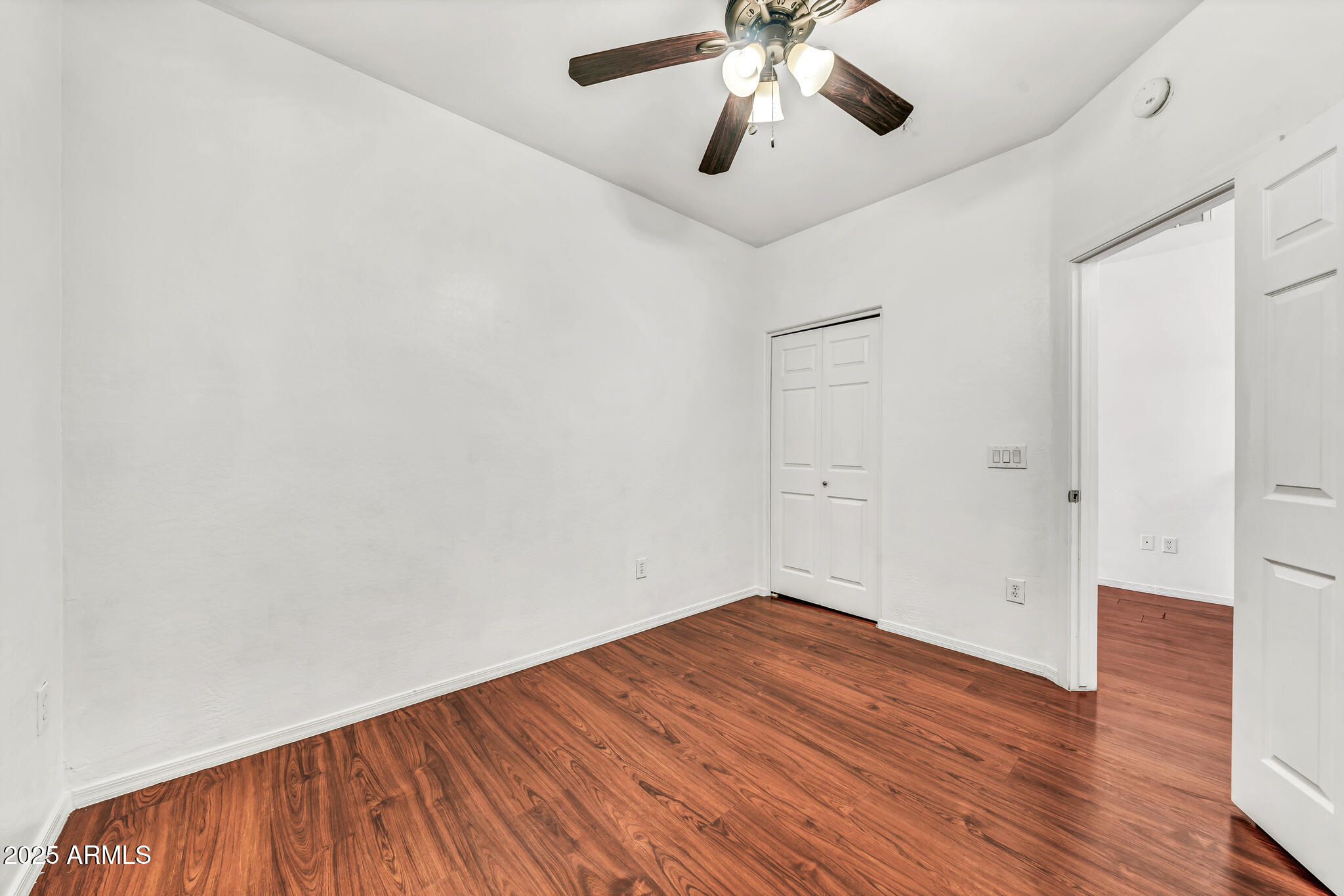 1718 W COLTER Street, 195