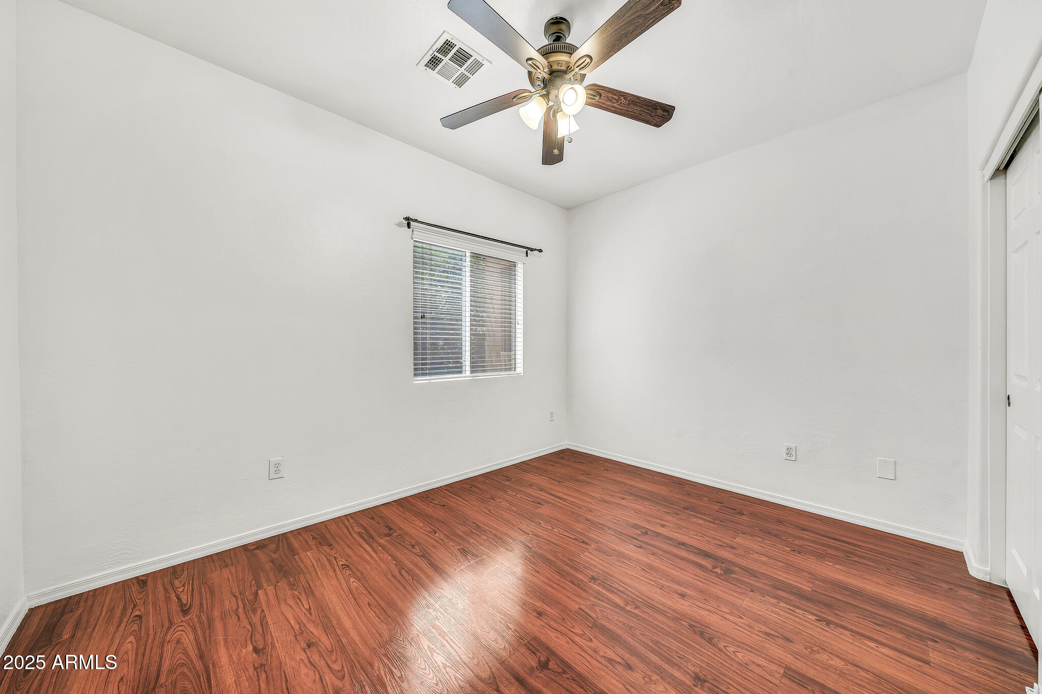 1718 W COLTER Street, 195