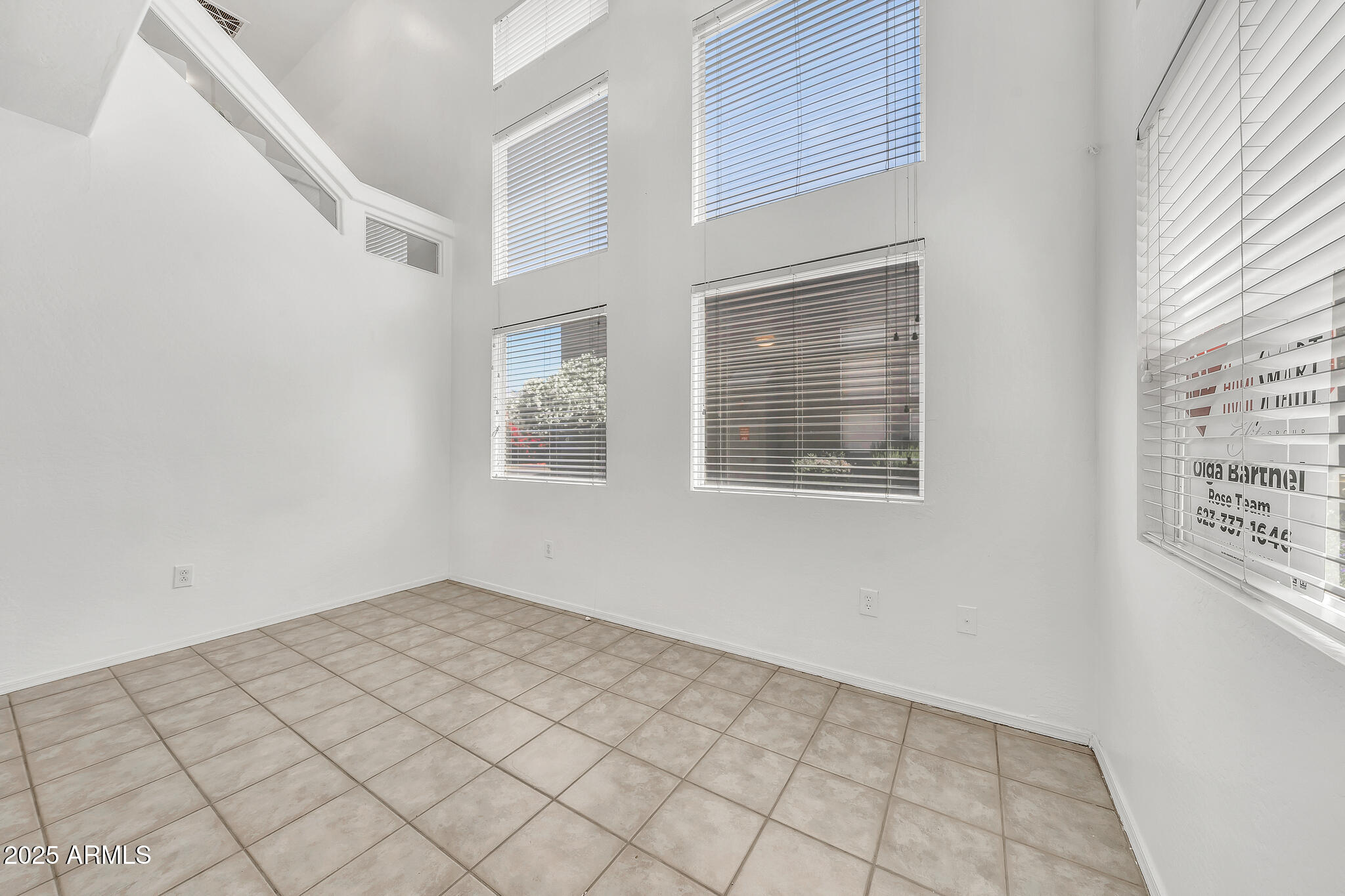 1718 W COLTER Street, 195