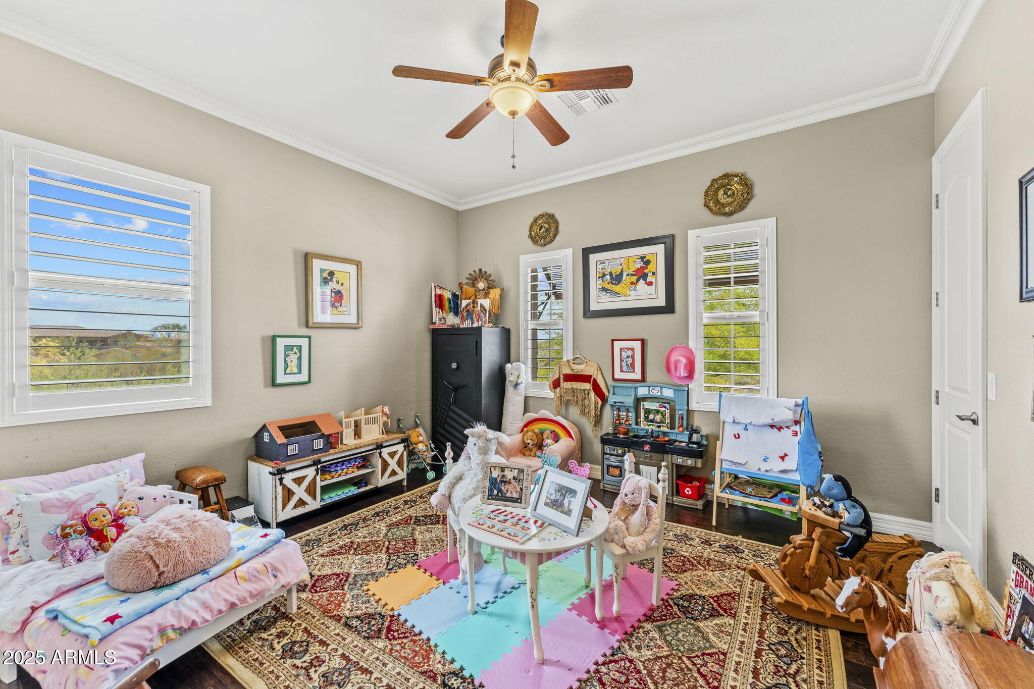 9936 E WINTER SUN Drive