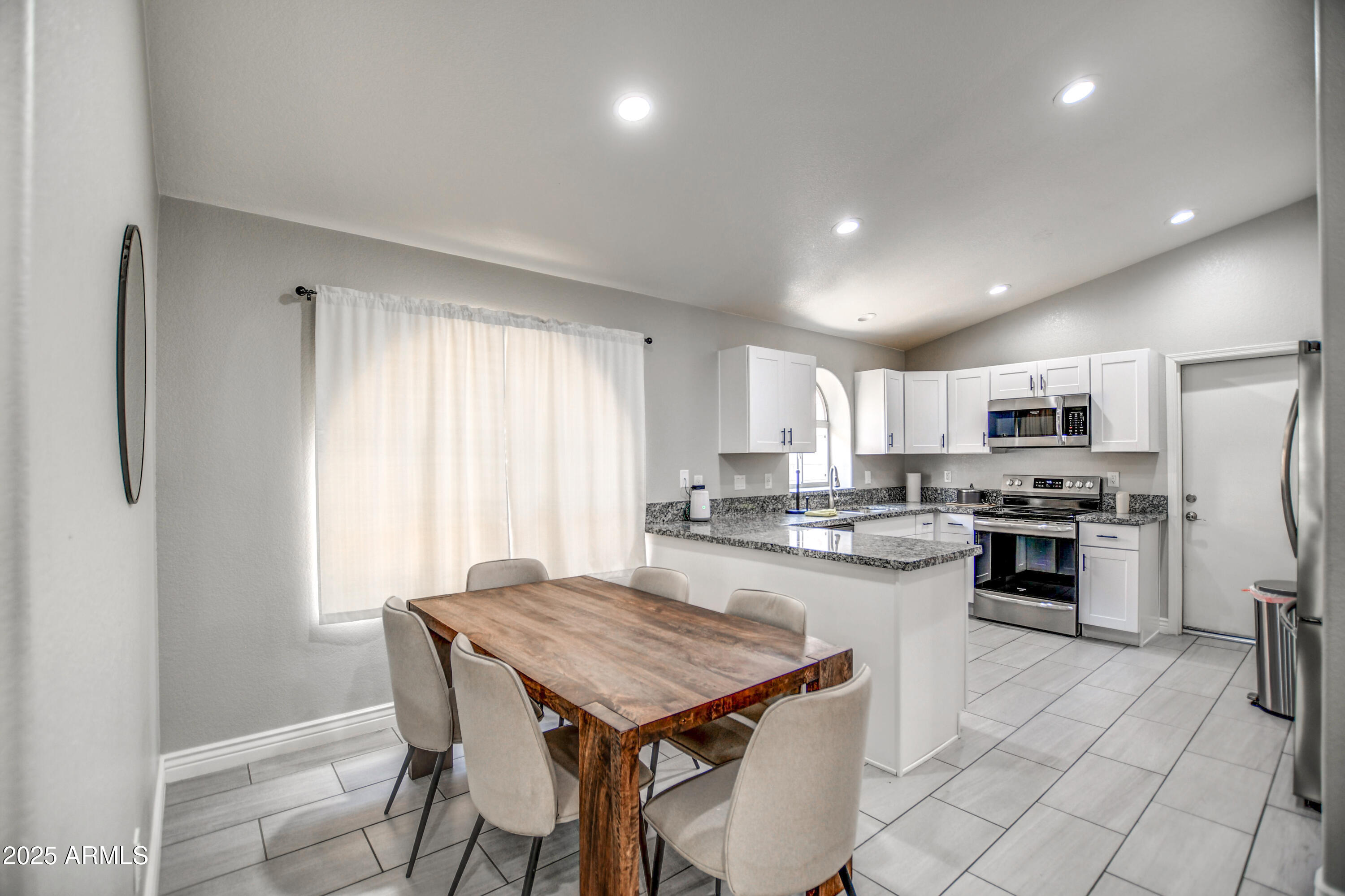 12543 W ROANOKE Avenue