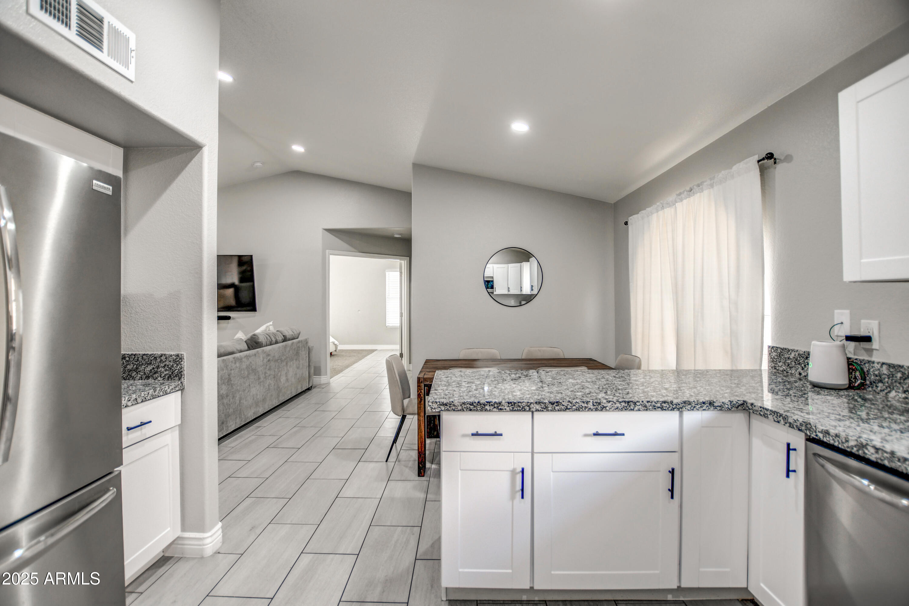 12543 W ROANOKE Avenue