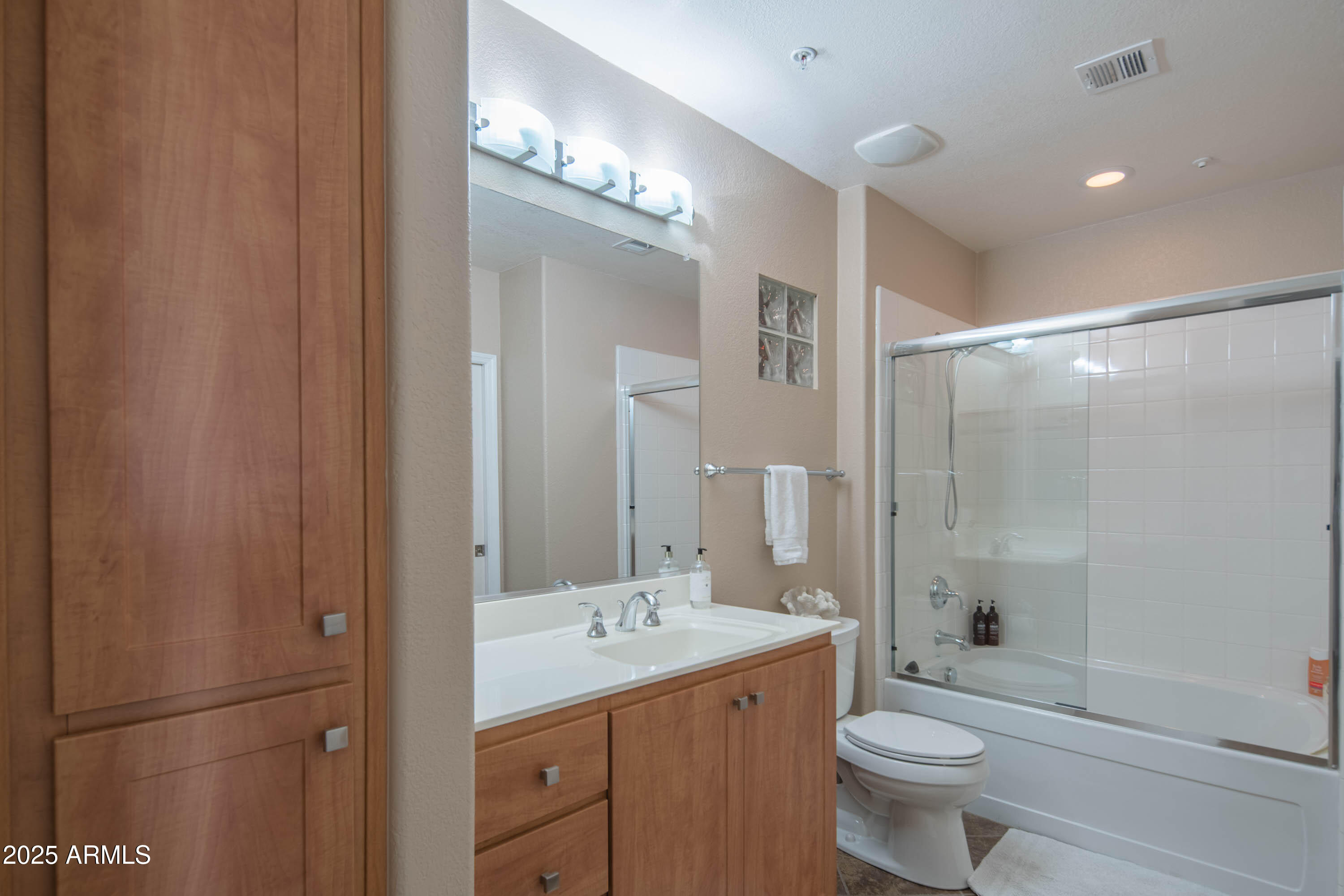 11640 N Tatum Boulevard, 1077