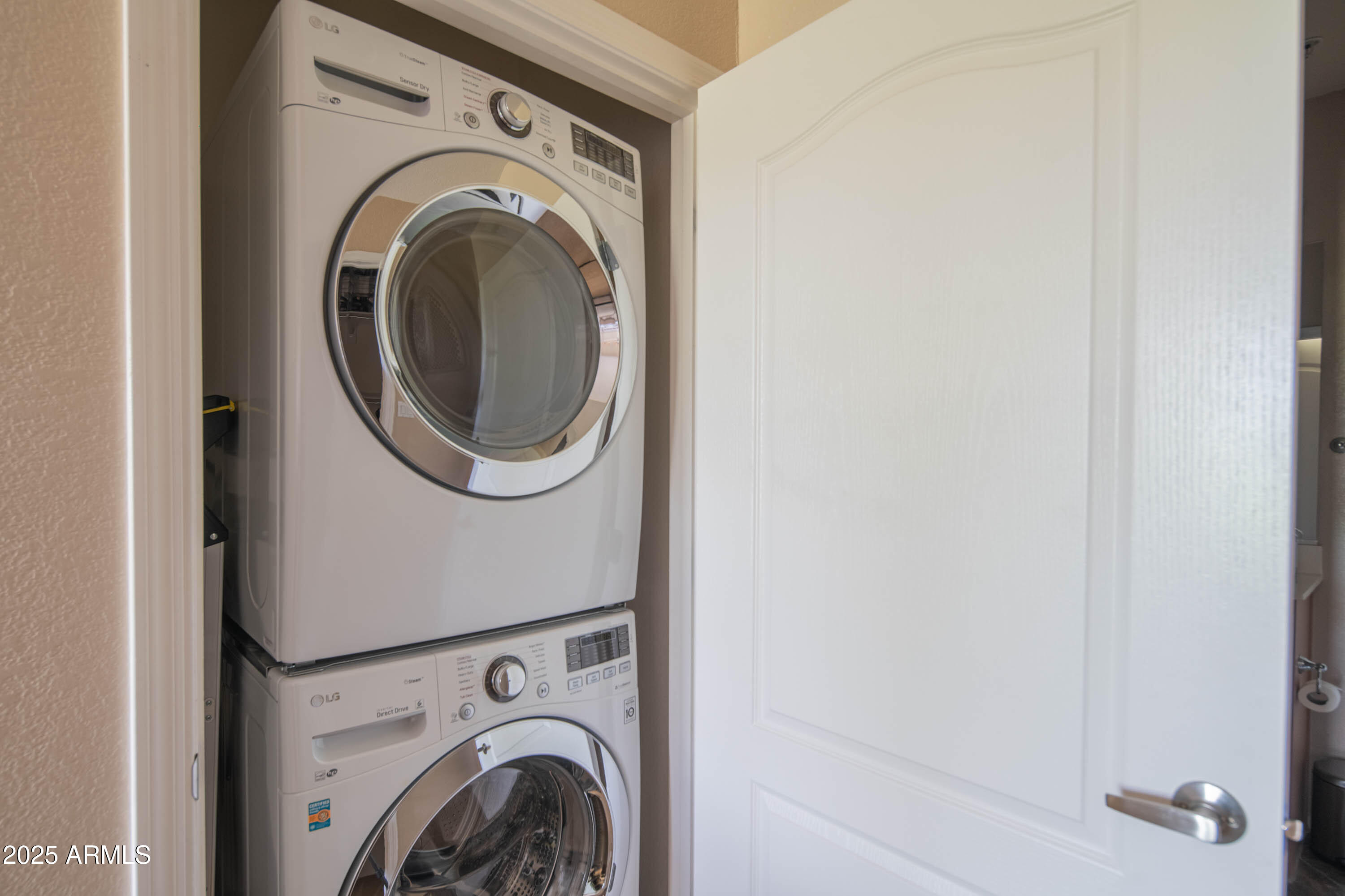 11640 N Tatum Boulevard, 1077