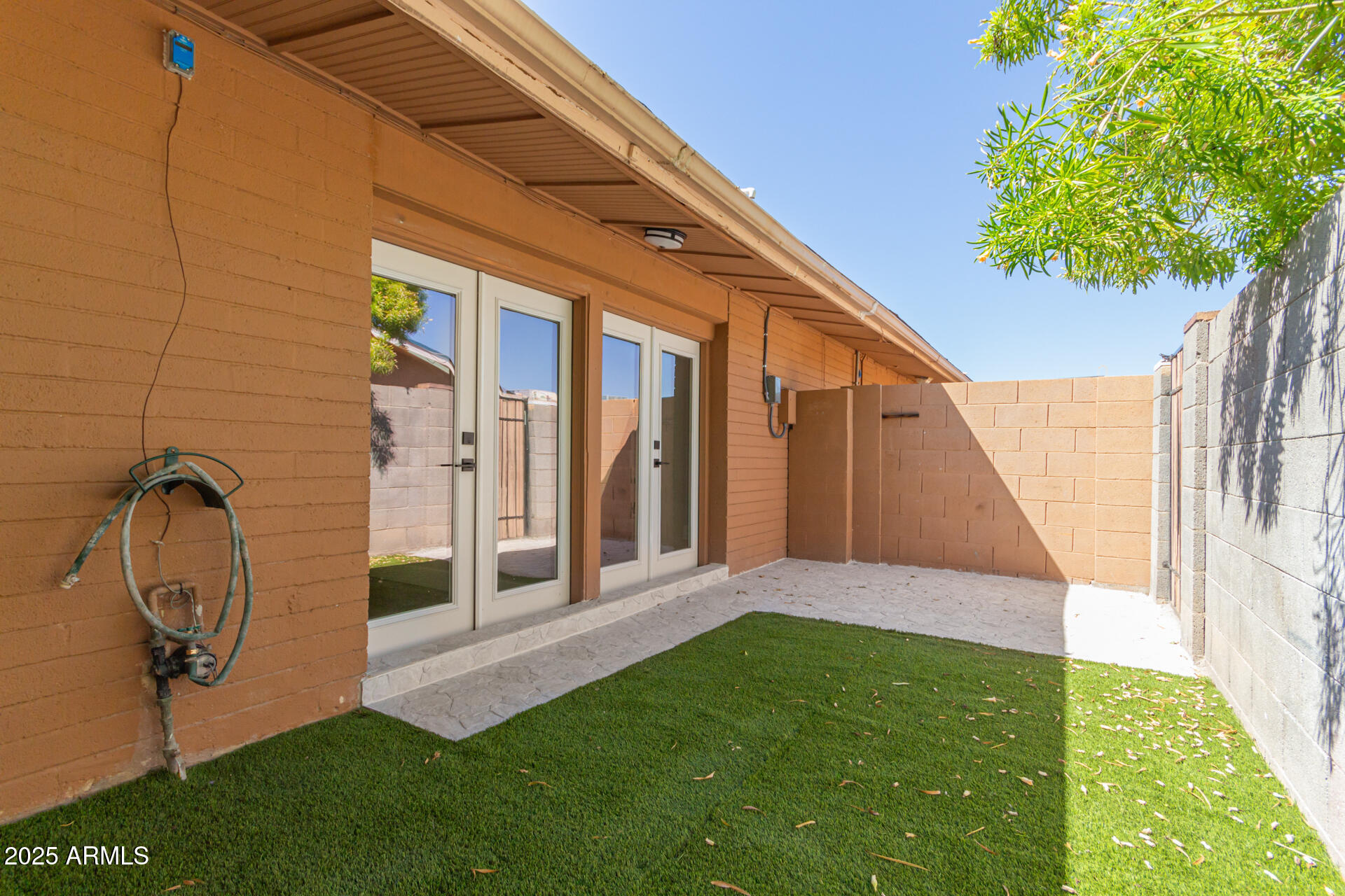 1624 E CAMPBELL Avenue, 51