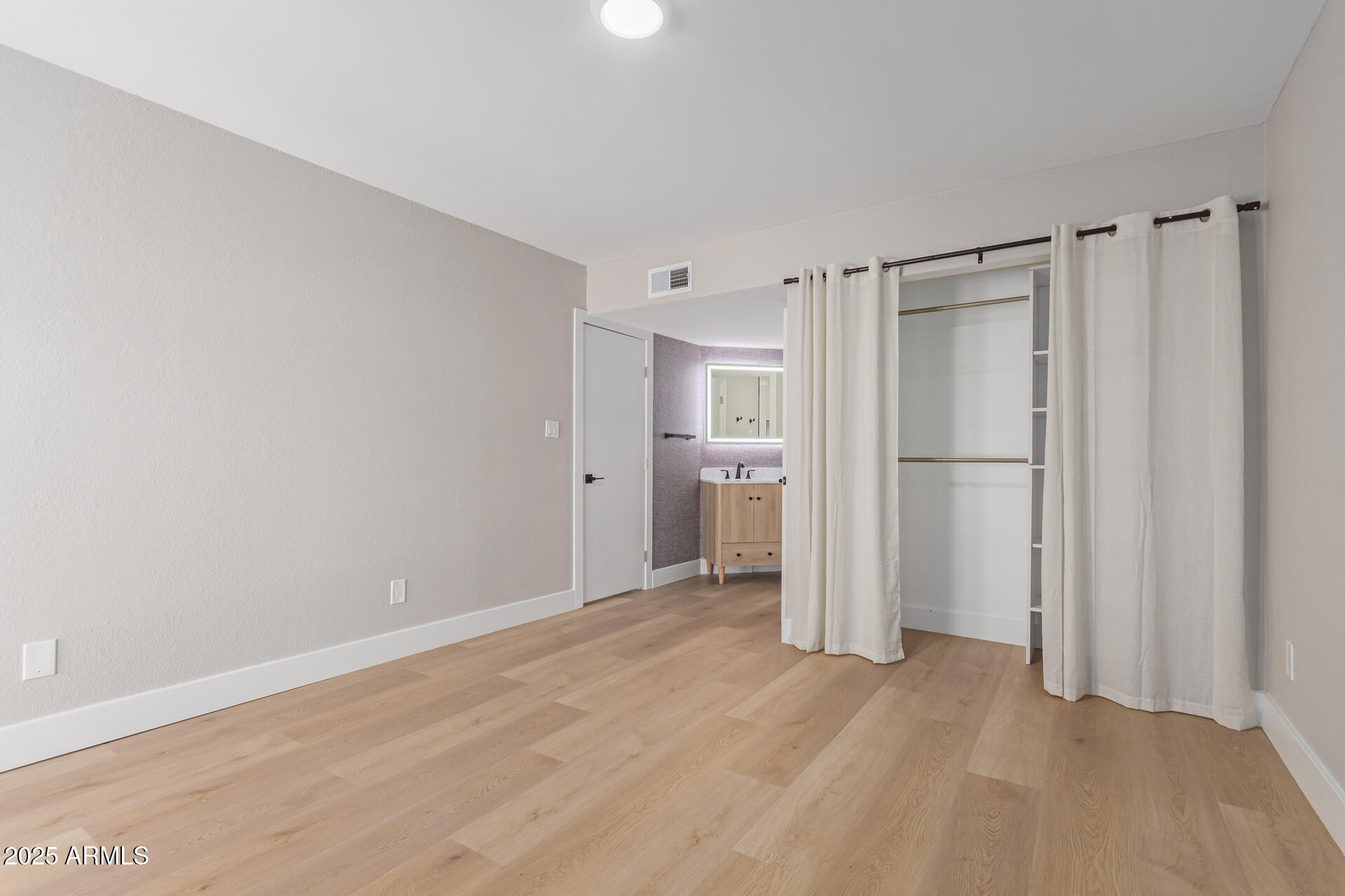 1624 E CAMPBELL Avenue, 51