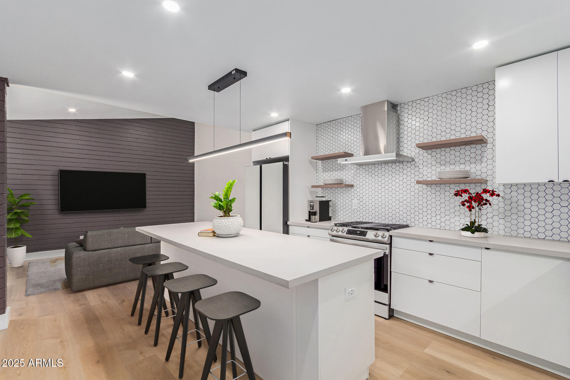 1624 E CAMPBELL Avenue, 51