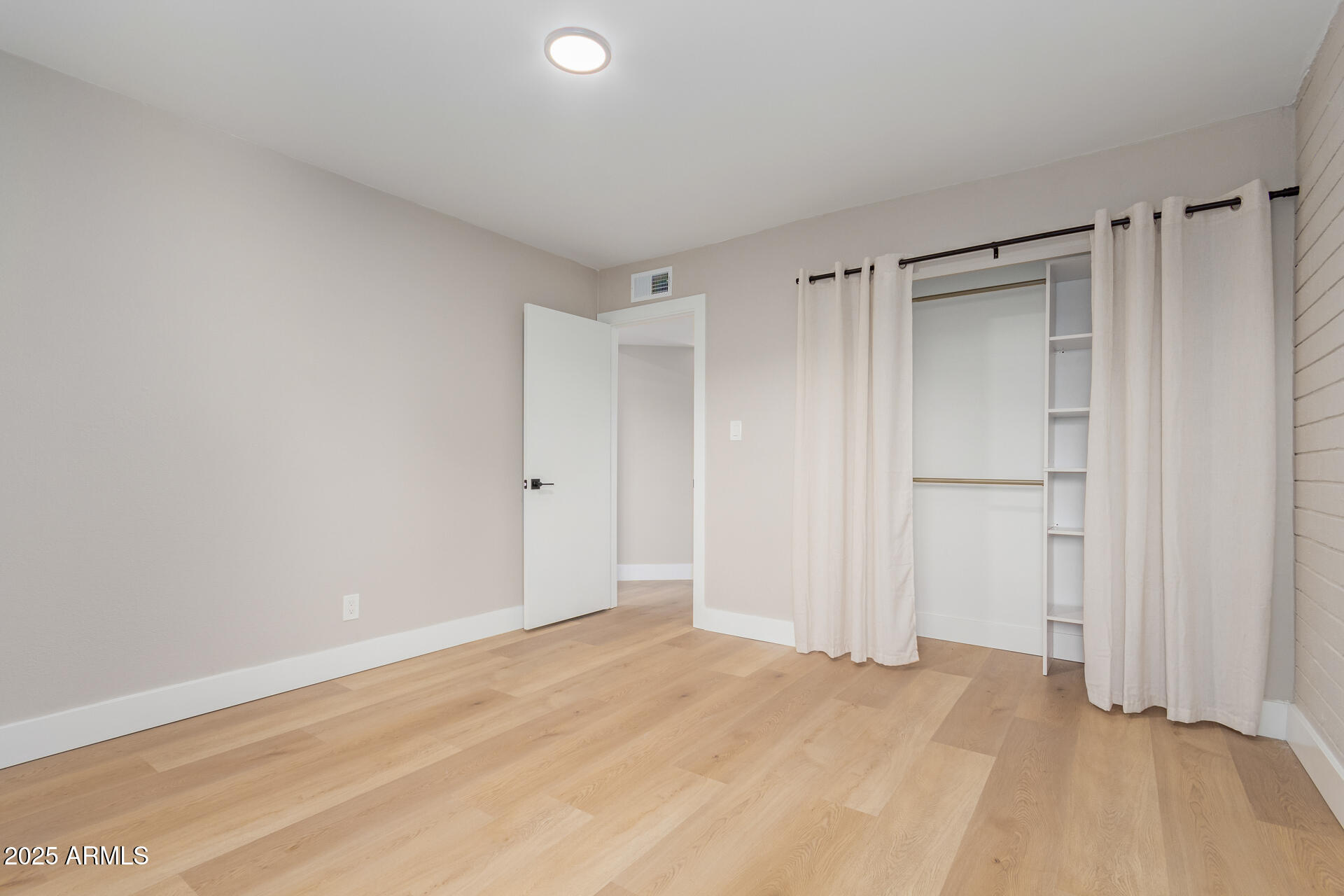 1624 E CAMPBELL Avenue, 51