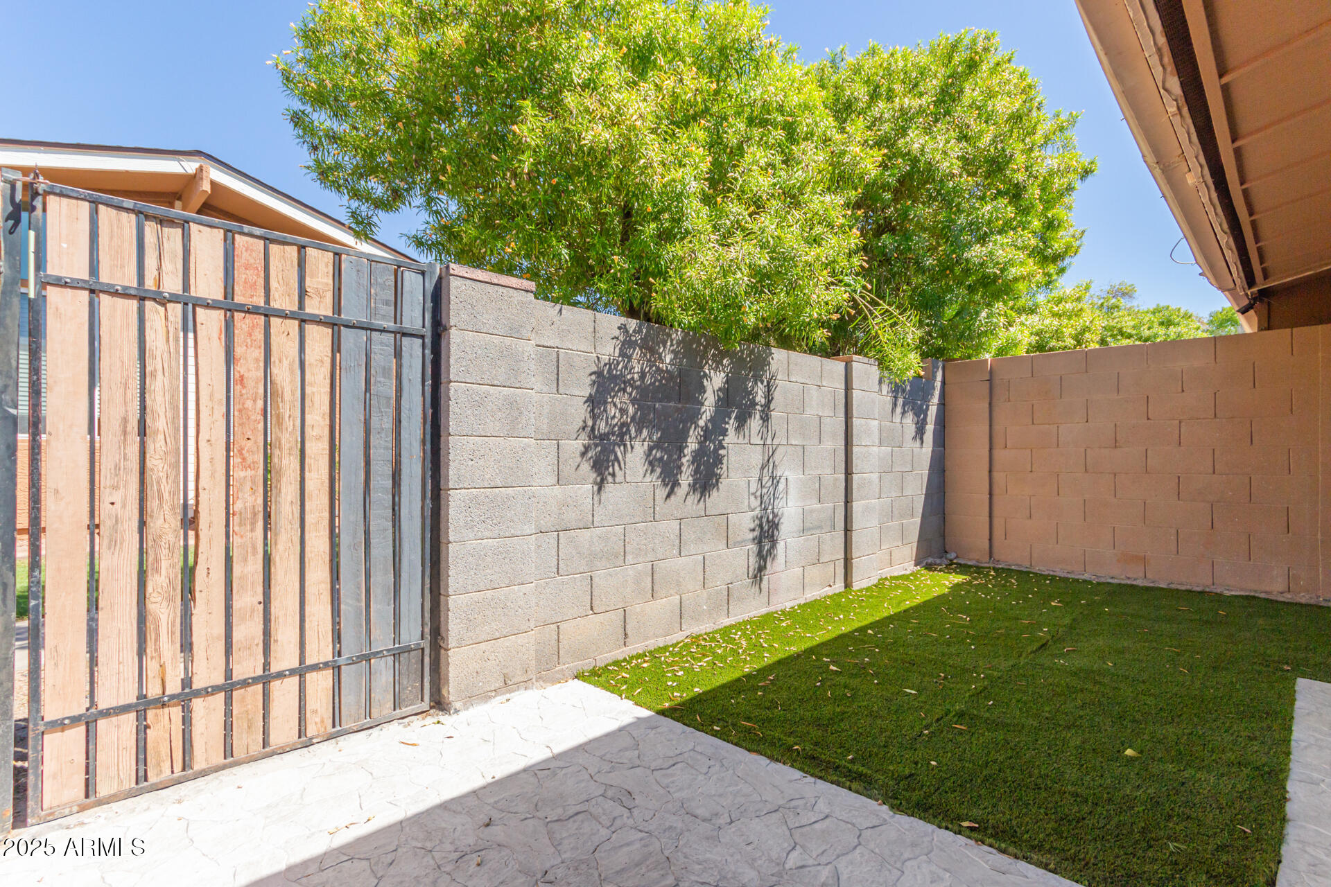 1624 E CAMPBELL Avenue, 51