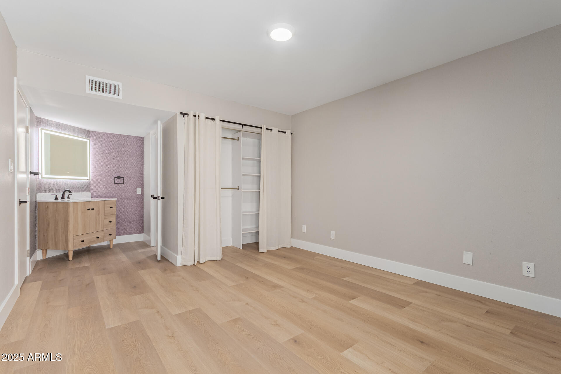 1624 E CAMPBELL Avenue, 51