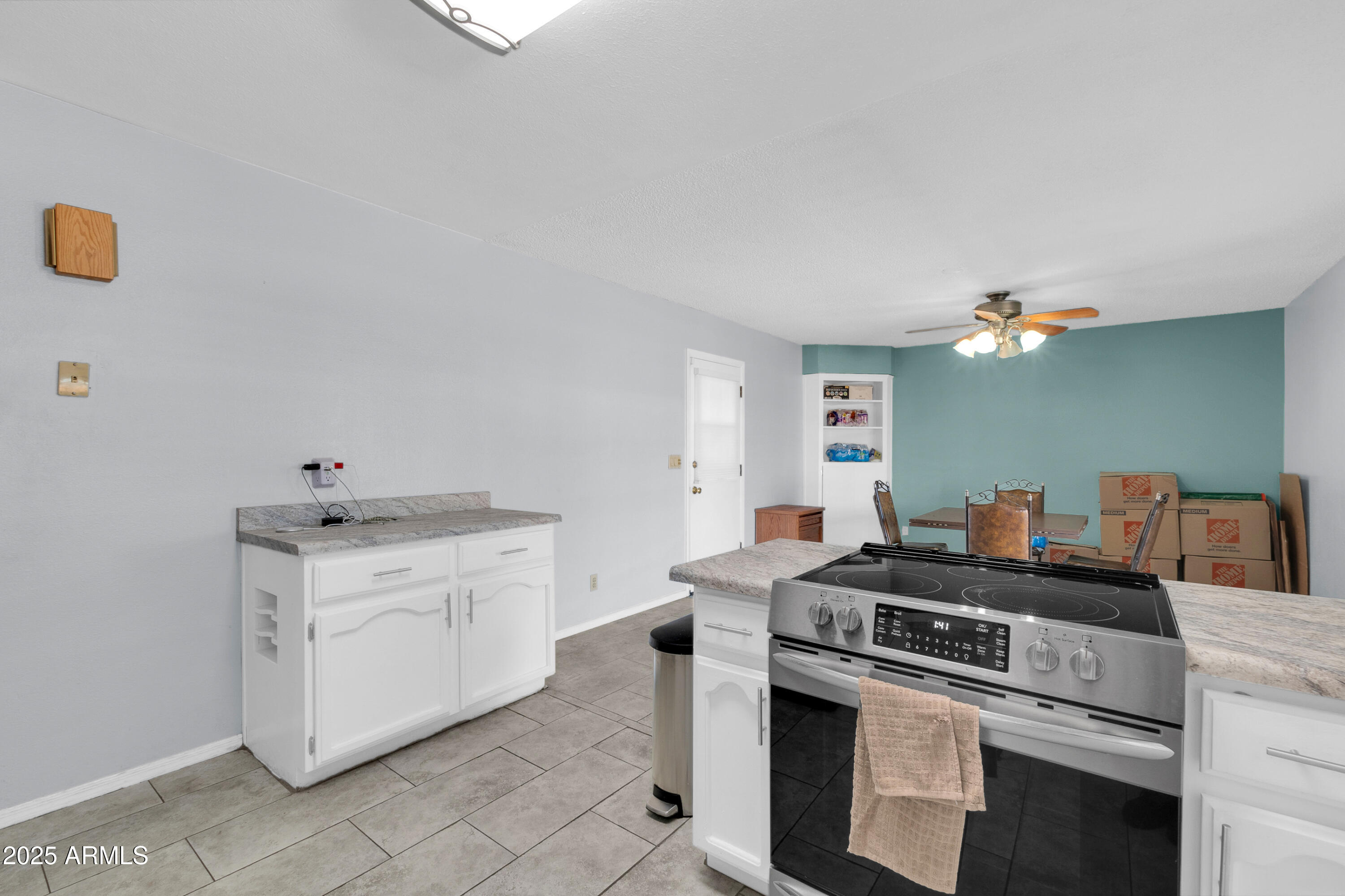 3422 W POINSETTIA Drive