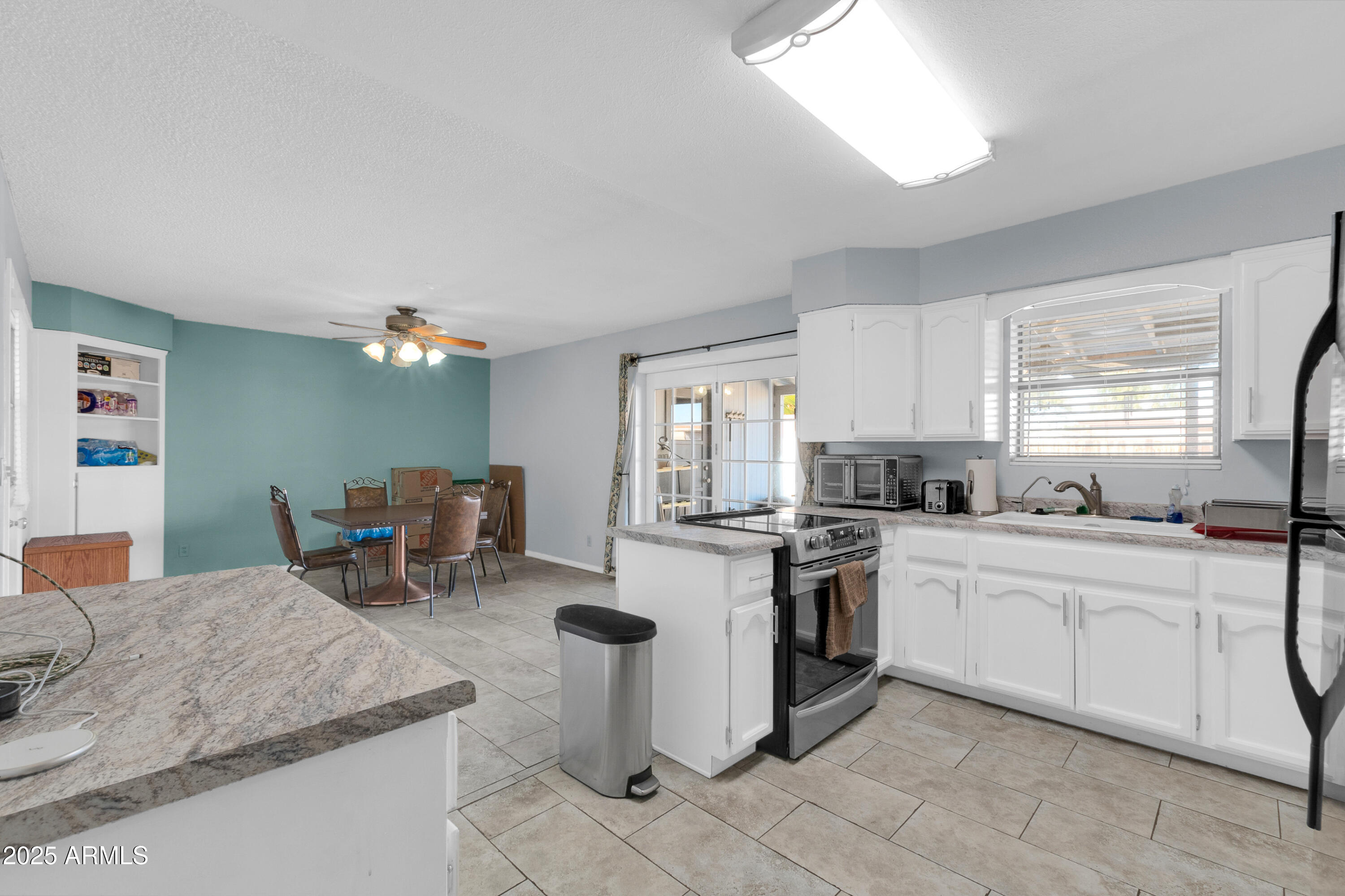 3422 W POINSETTIA Drive