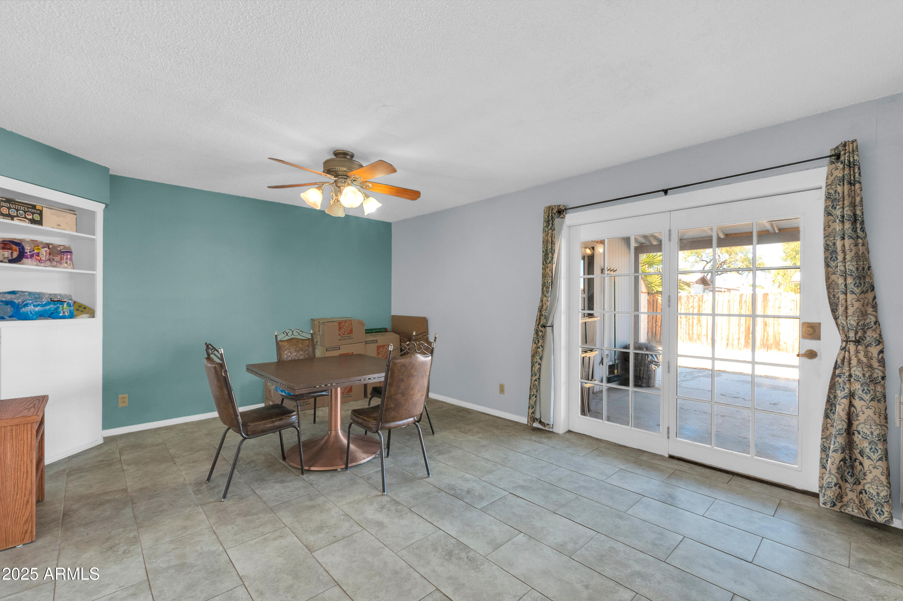 3422 W POINSETTIA Drive