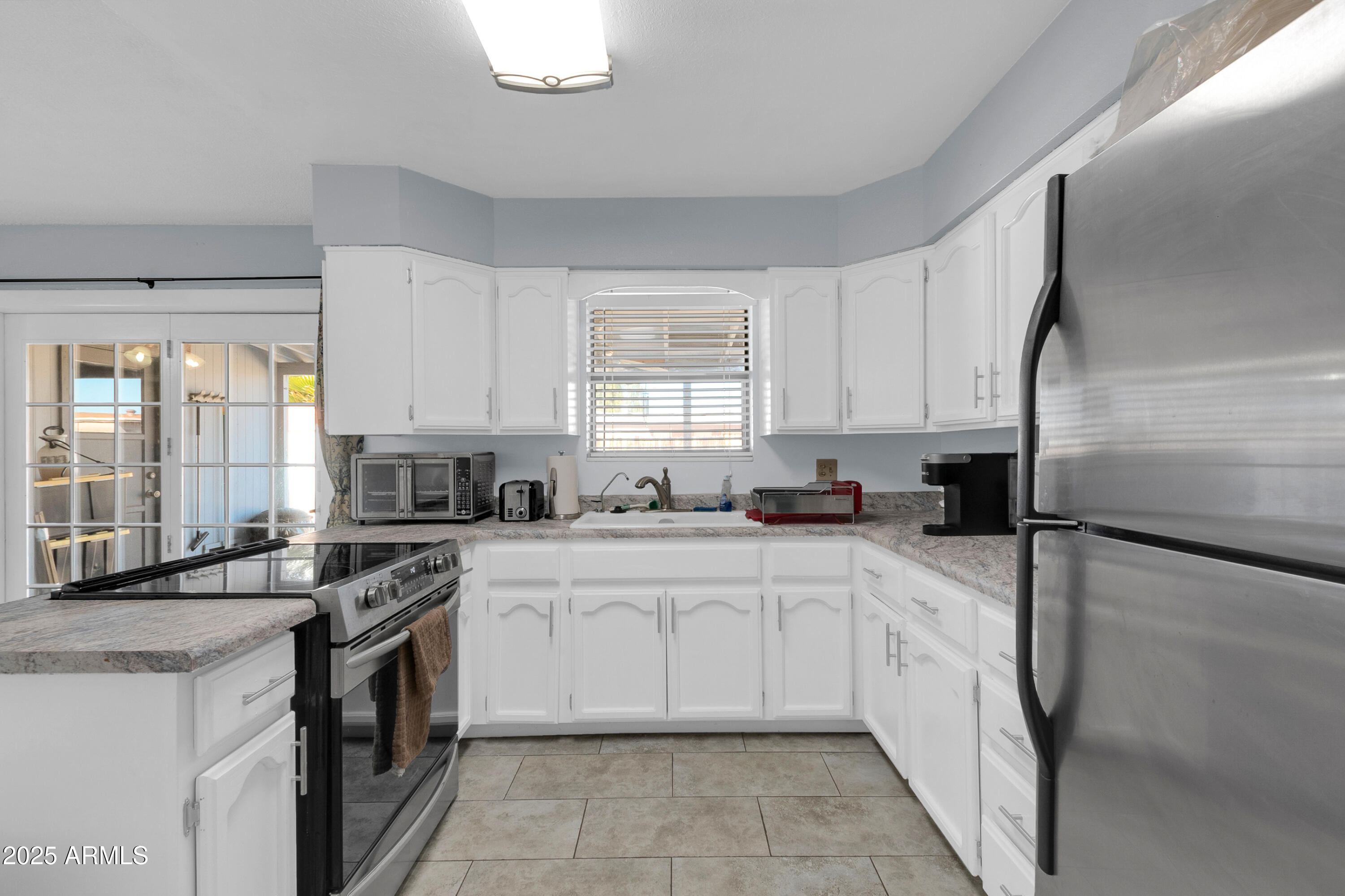 3422 W POINSETTIA Drive