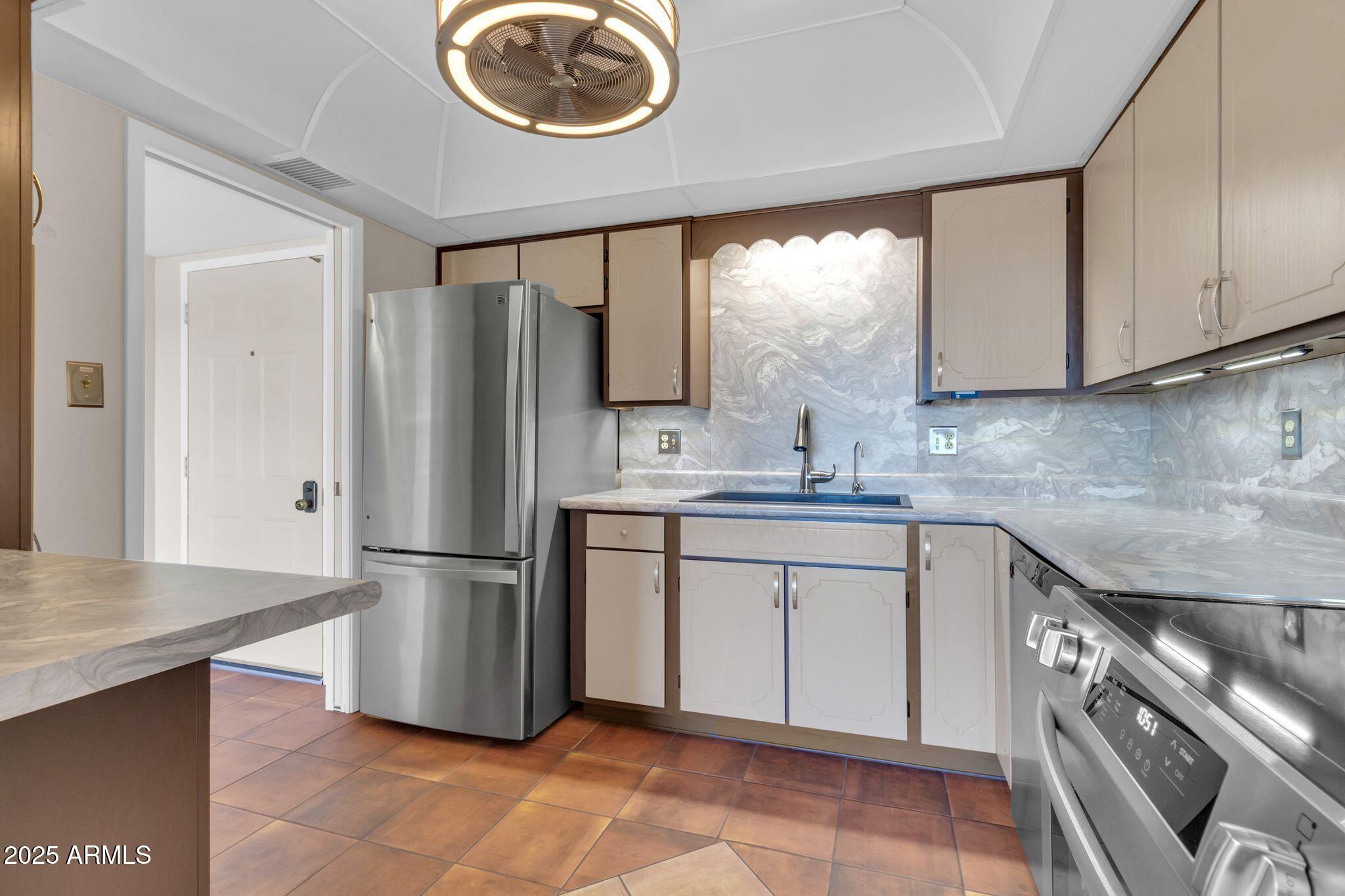 515 S PARKCREST, 531