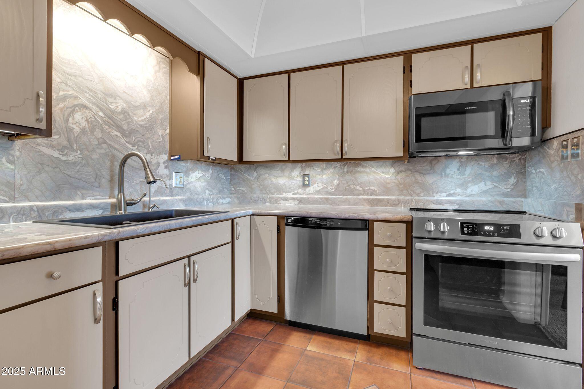 515 S PARKCREST, 531