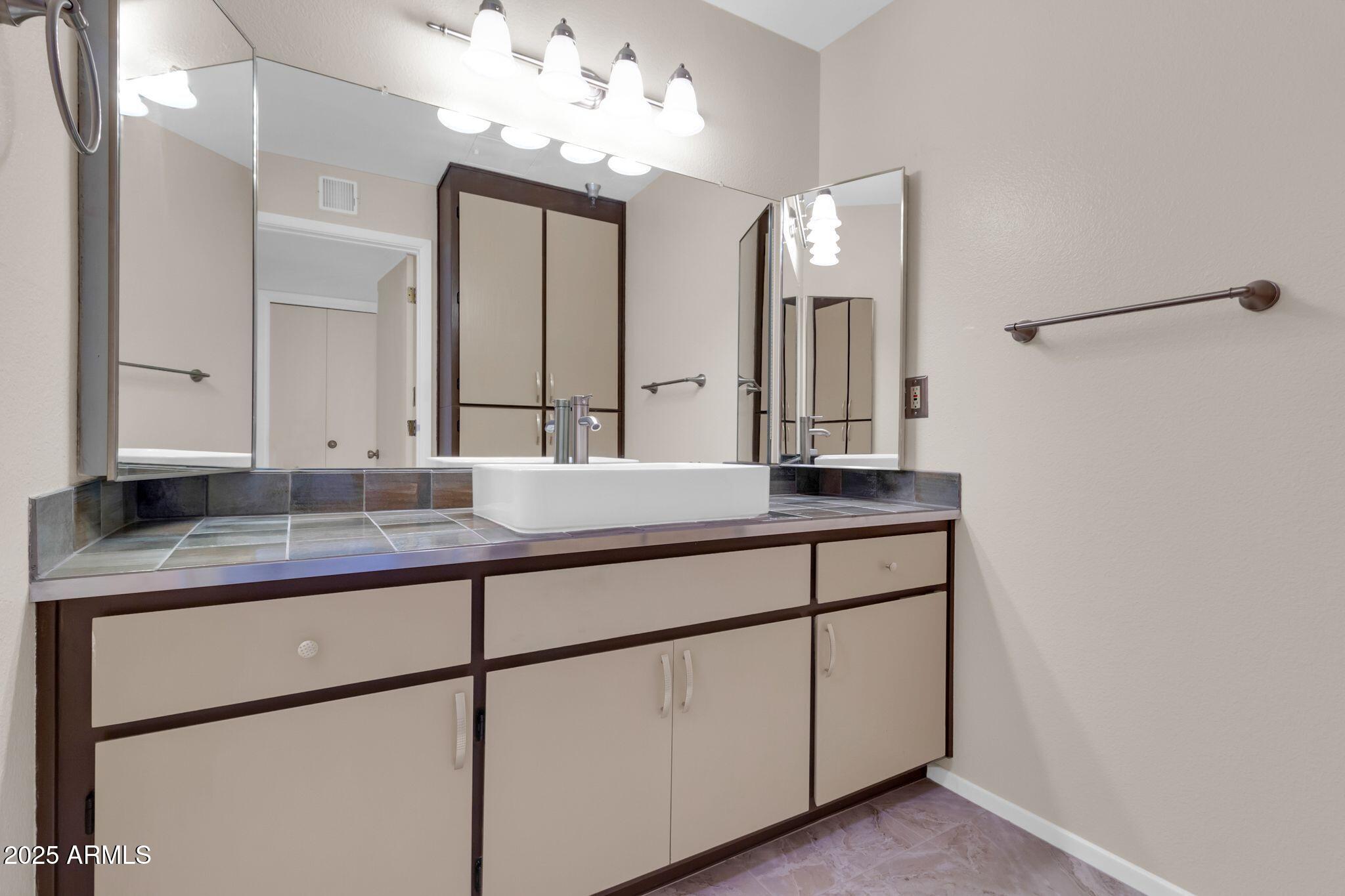 515 S PARKCREST, 531