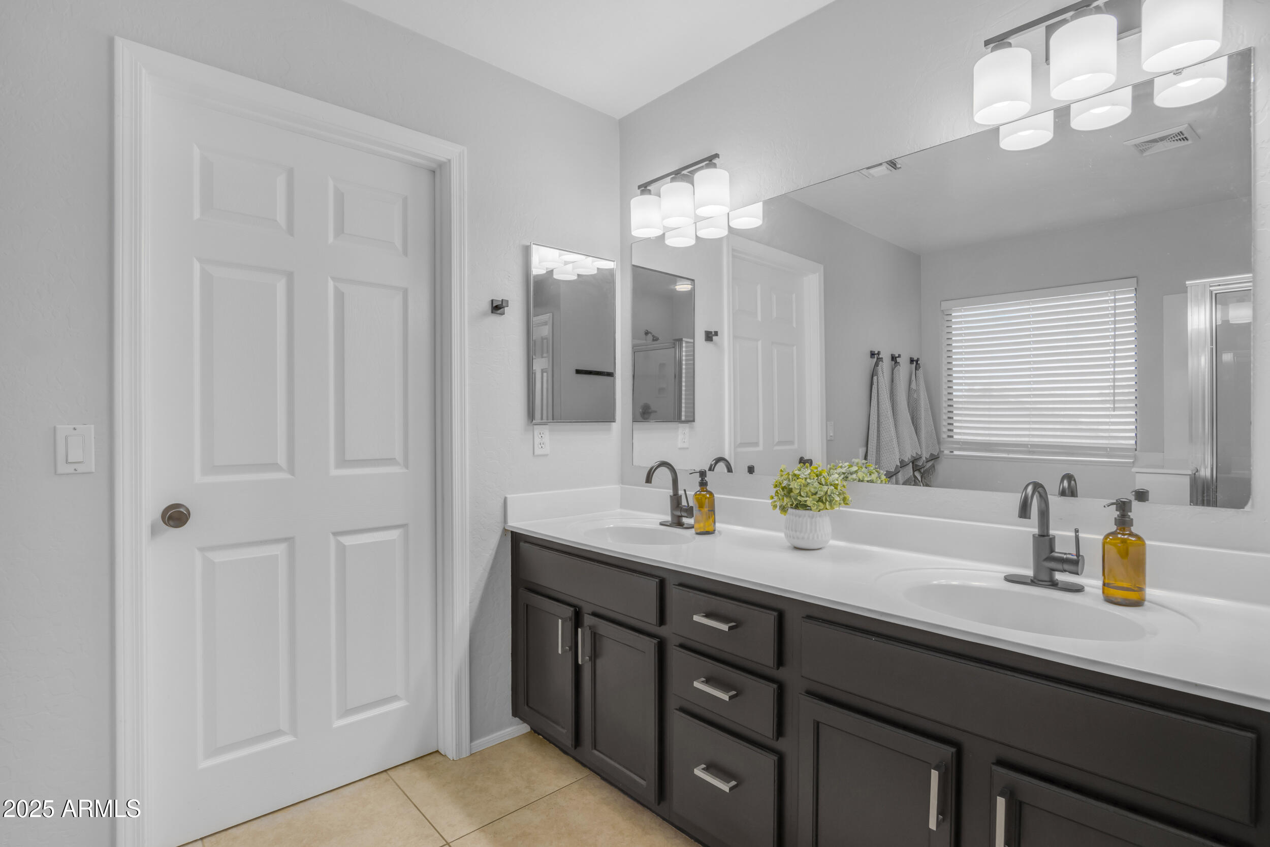 3349 E Flamingo Court