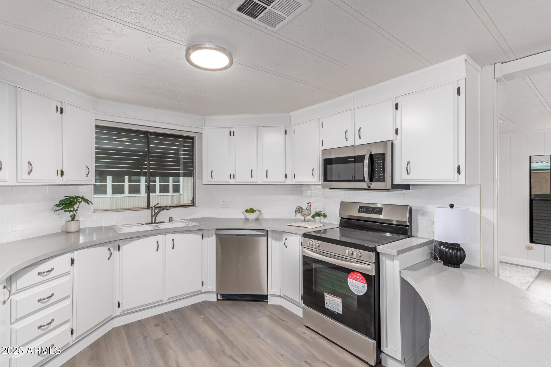 11000 N 91ST Avenue, 101