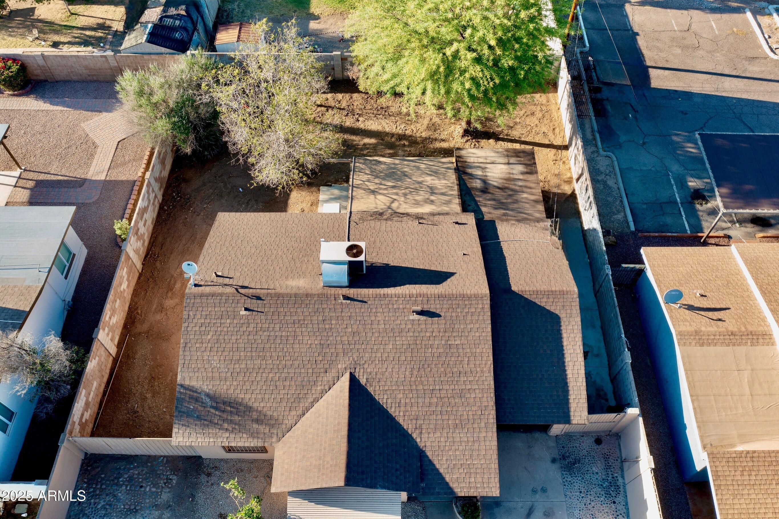 1914 W COLTER Street