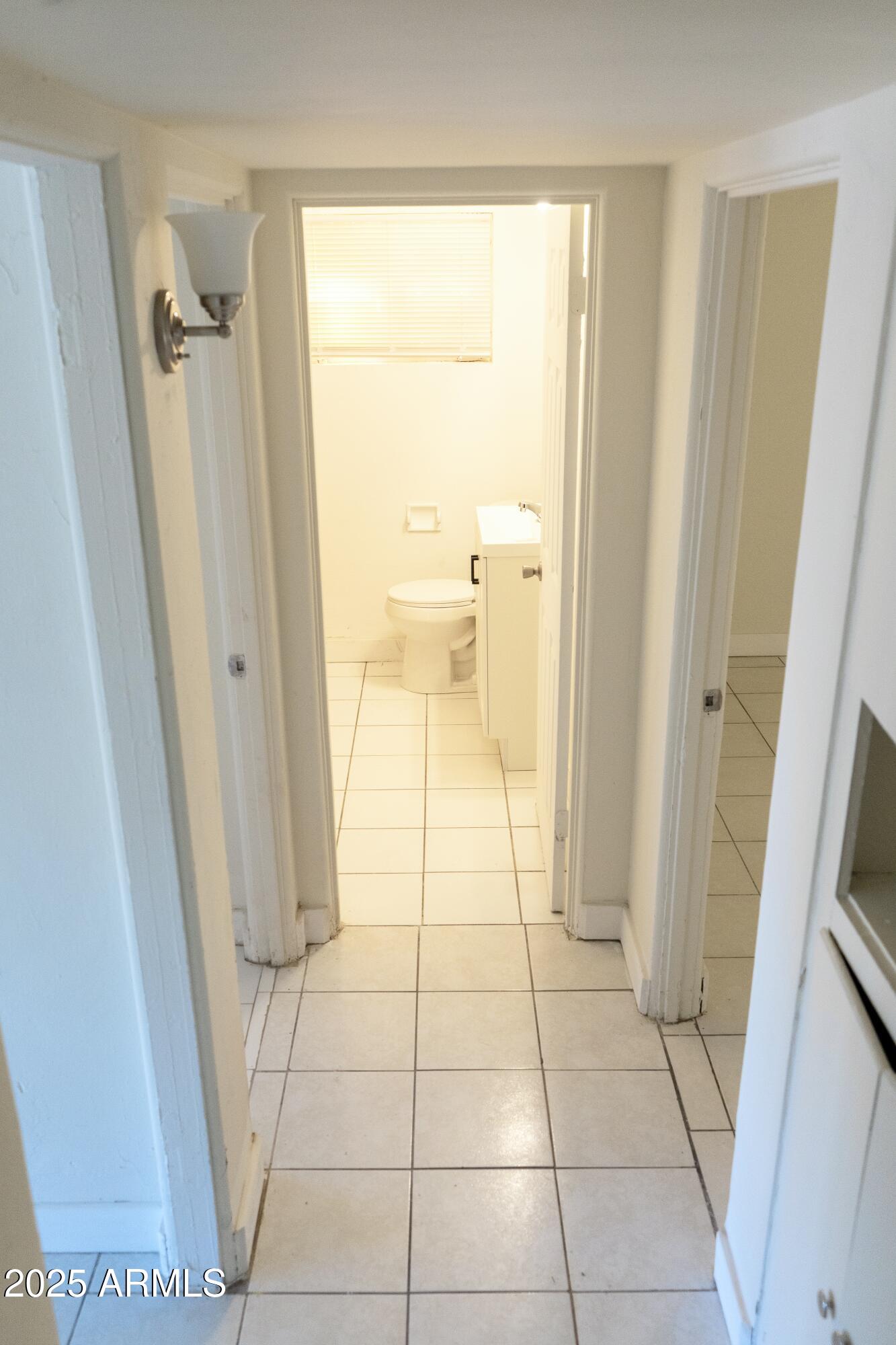 1914 W COLTER Street