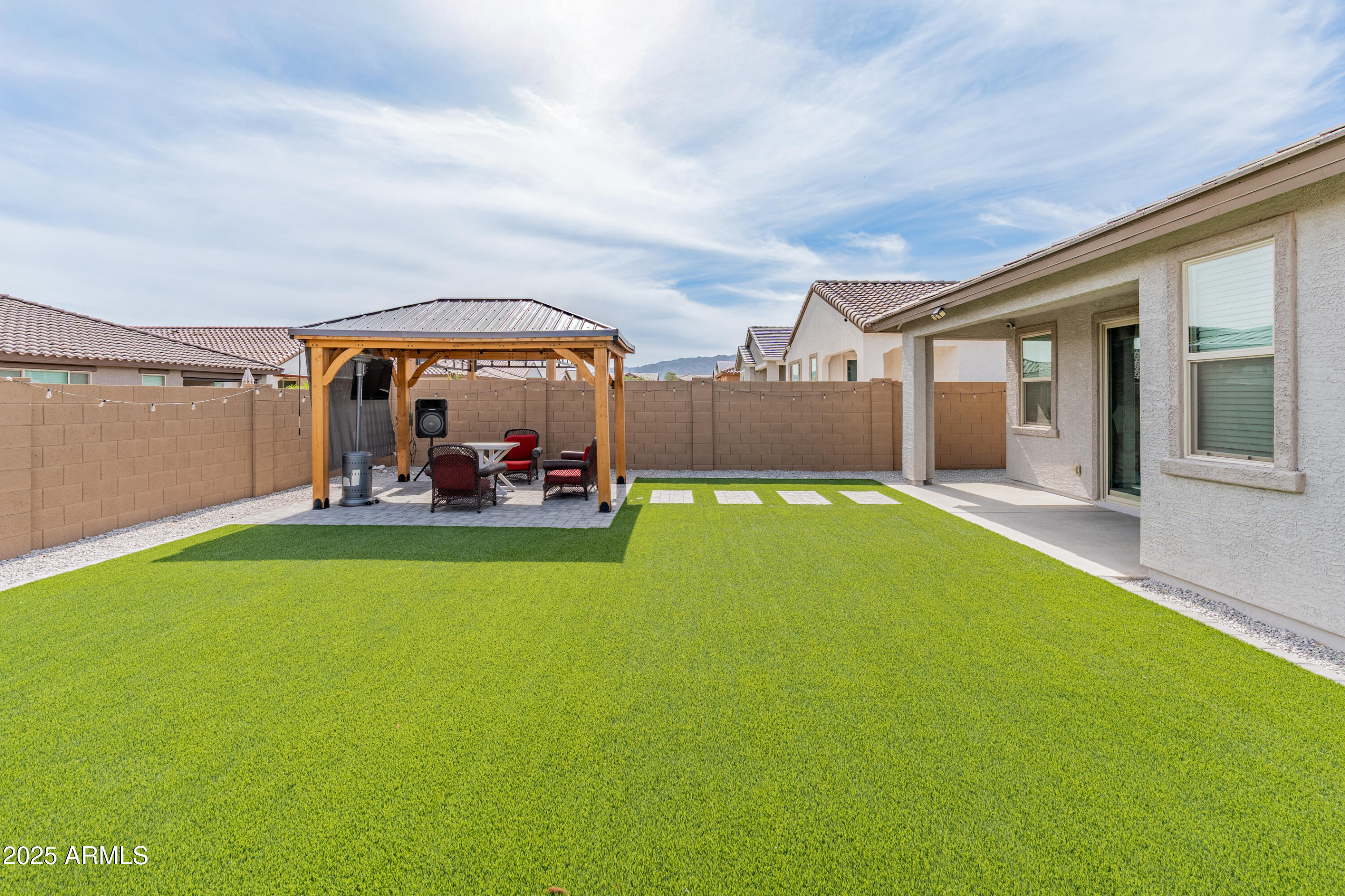 19407 W PIERSON Street