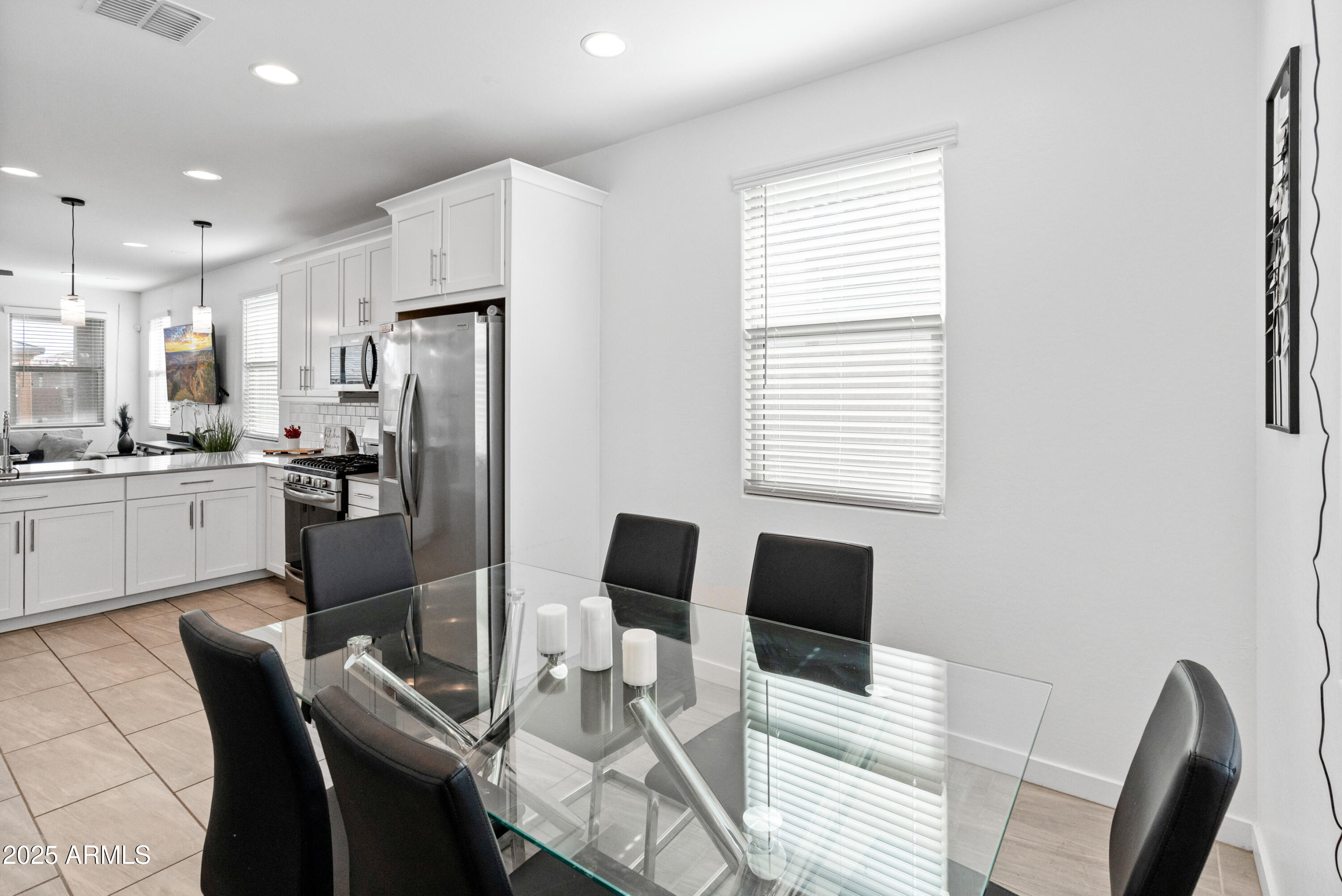 19407 W PIERSON Street