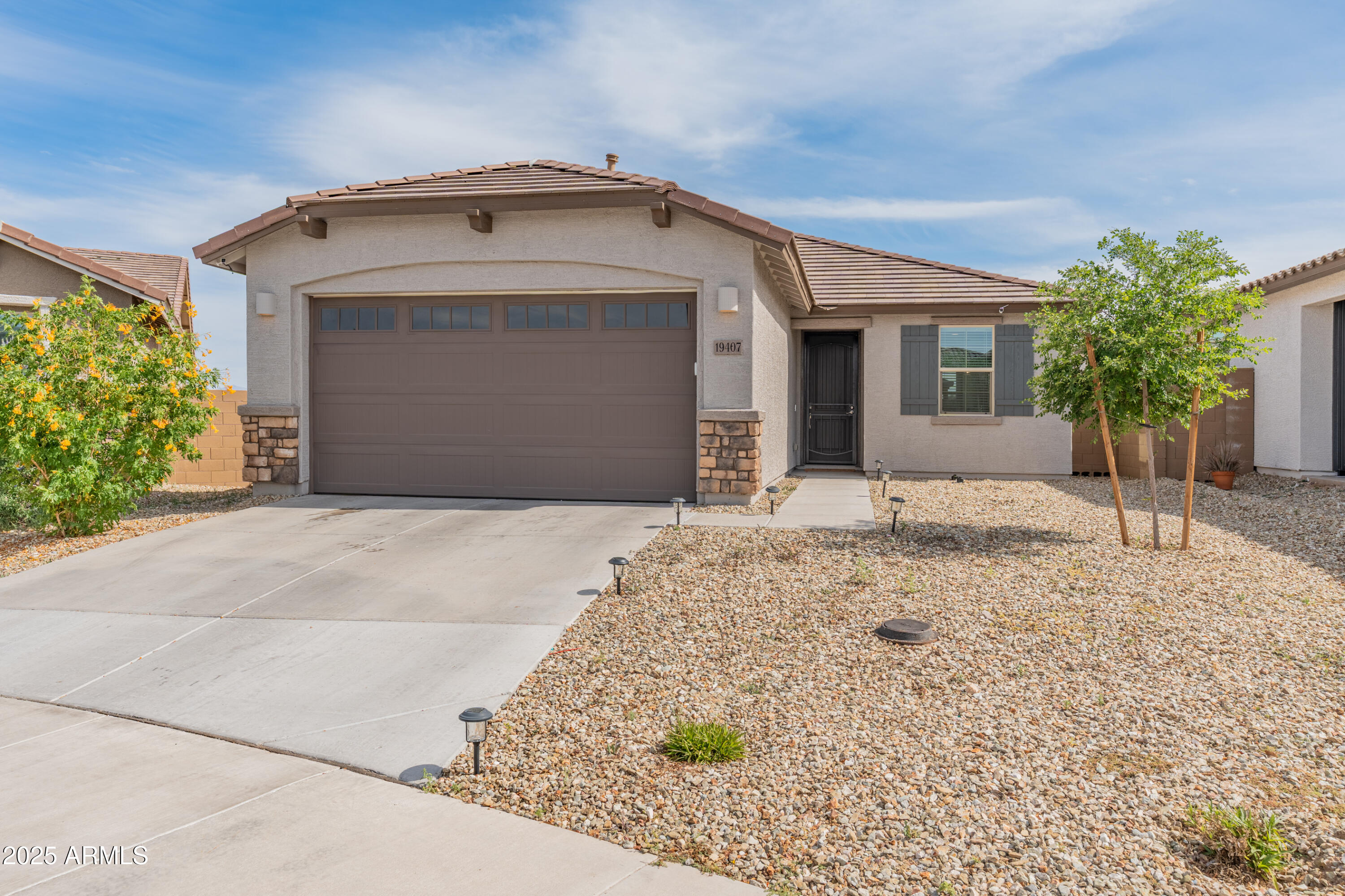 19407 W PIERSON Street