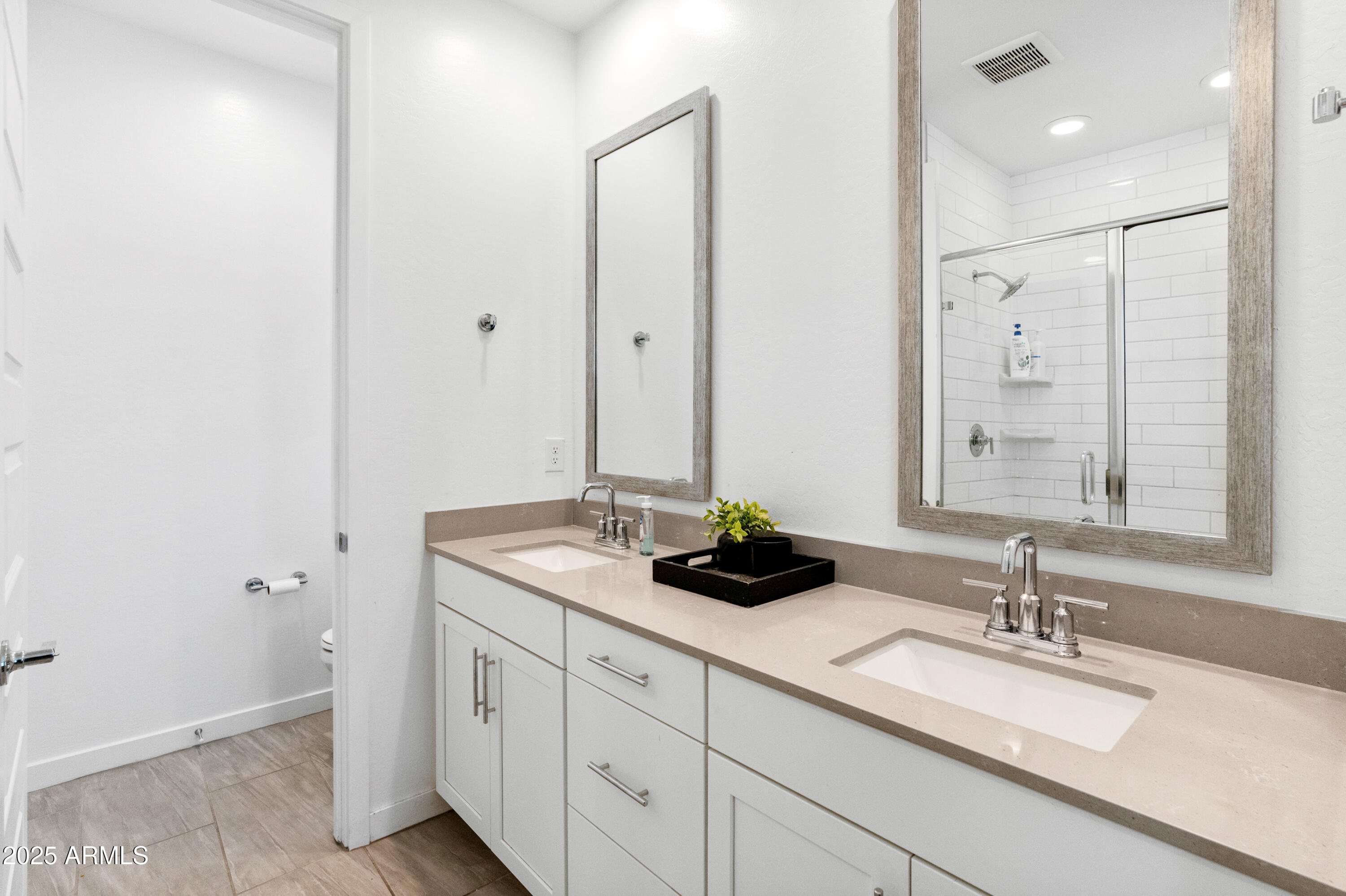 19407 W PIERSON Street