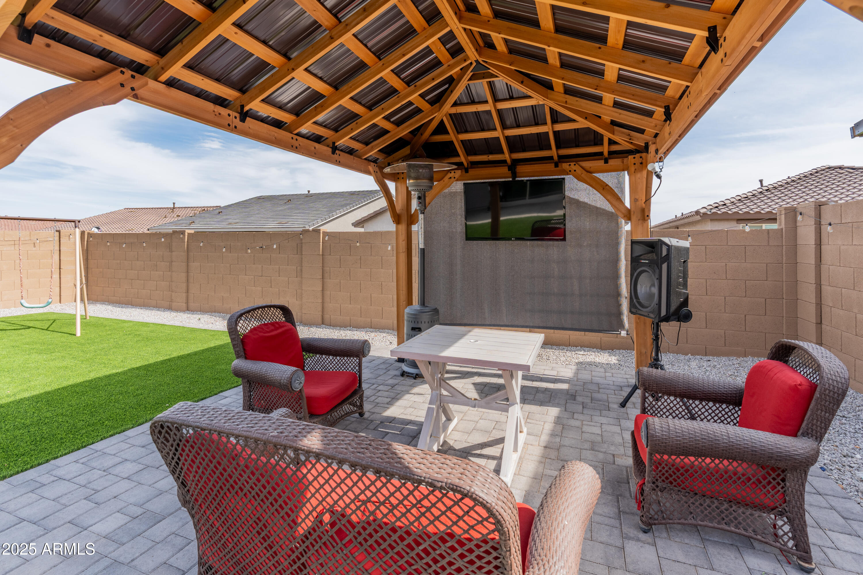 19407 W PIERSON Street