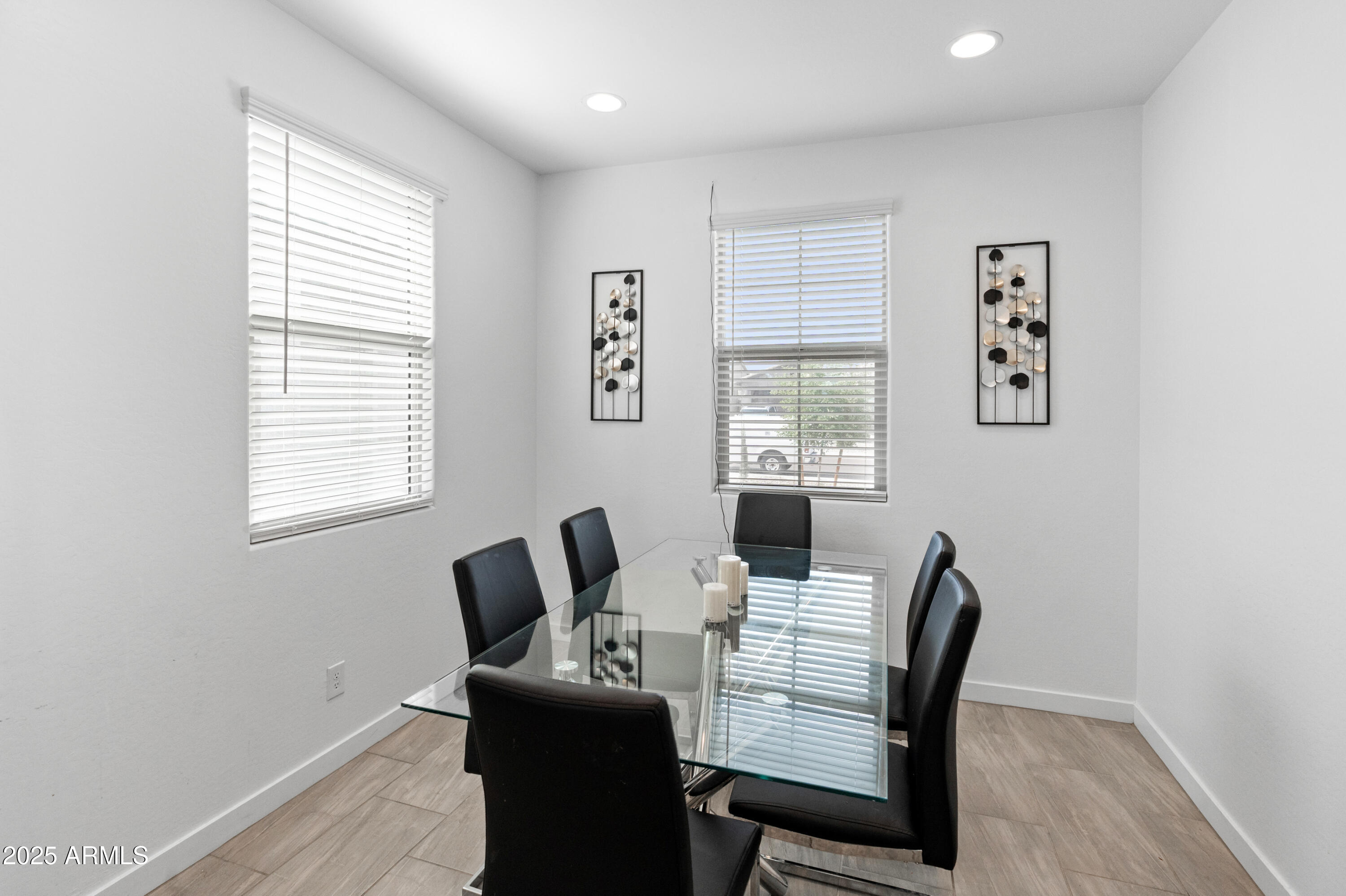 19407 W PIERSON Street