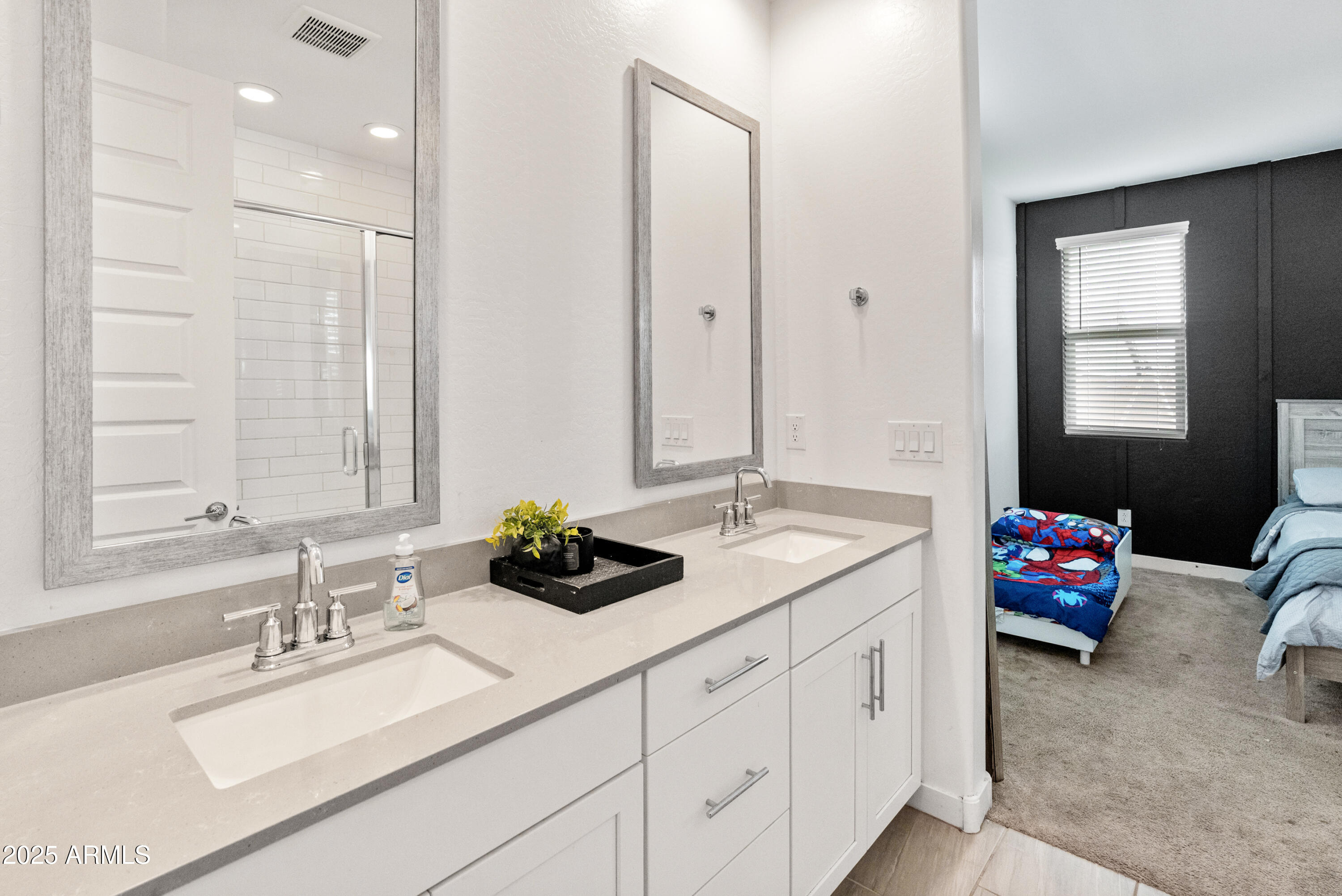 19407 W PIERSON Street