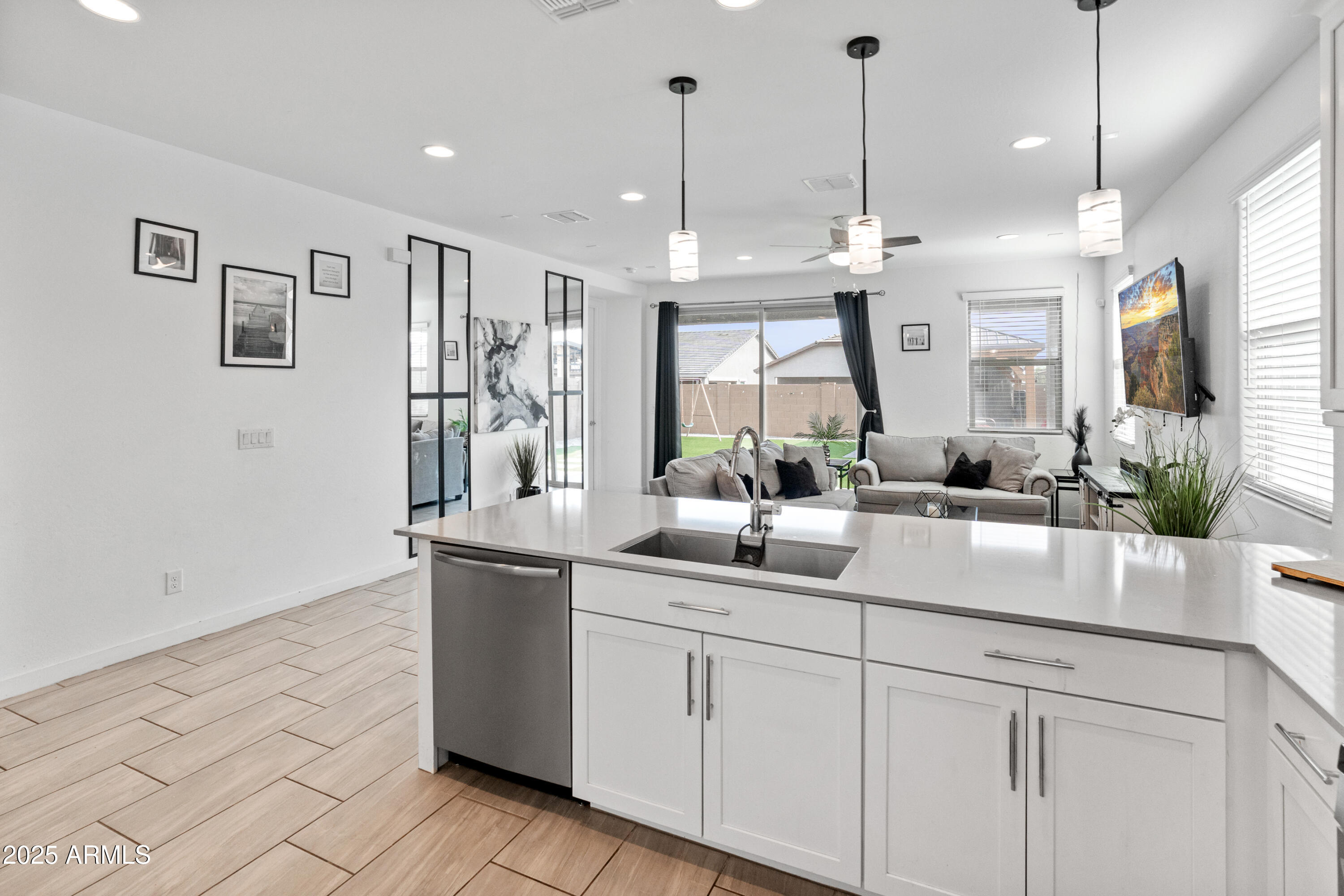 19407 W PIERSON Street