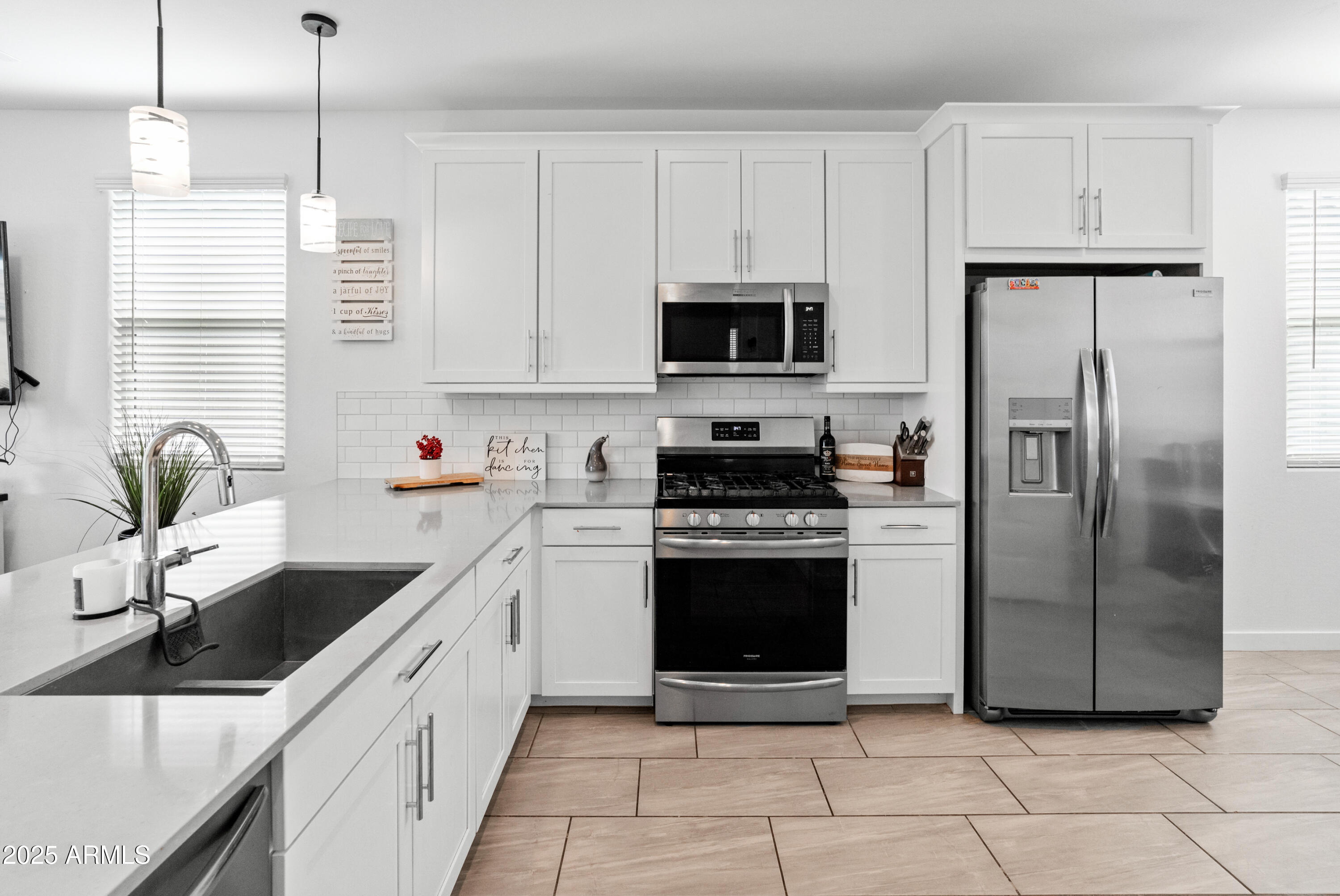 19407 W PIERSON Street