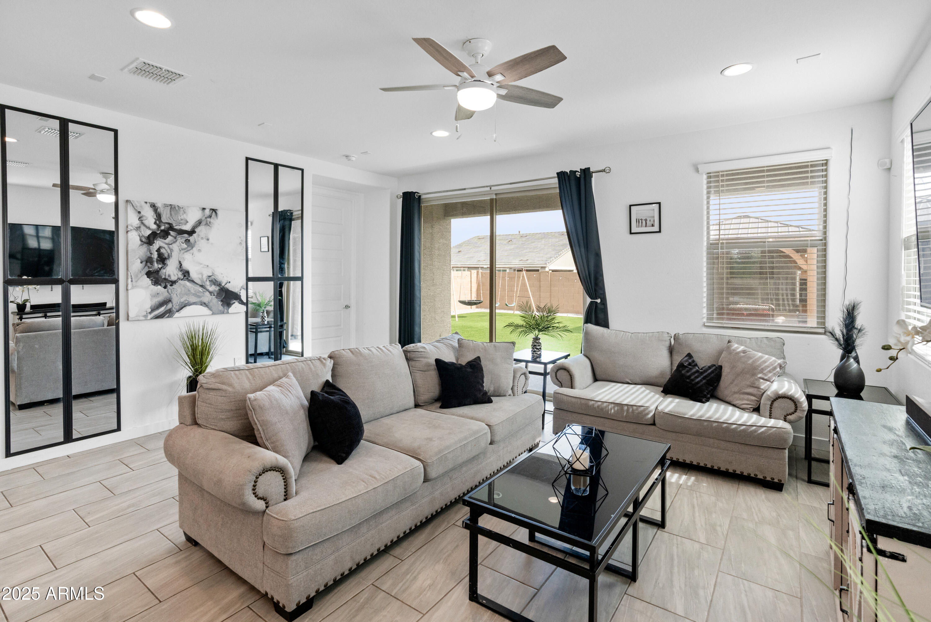 19407 W PIERSON Street