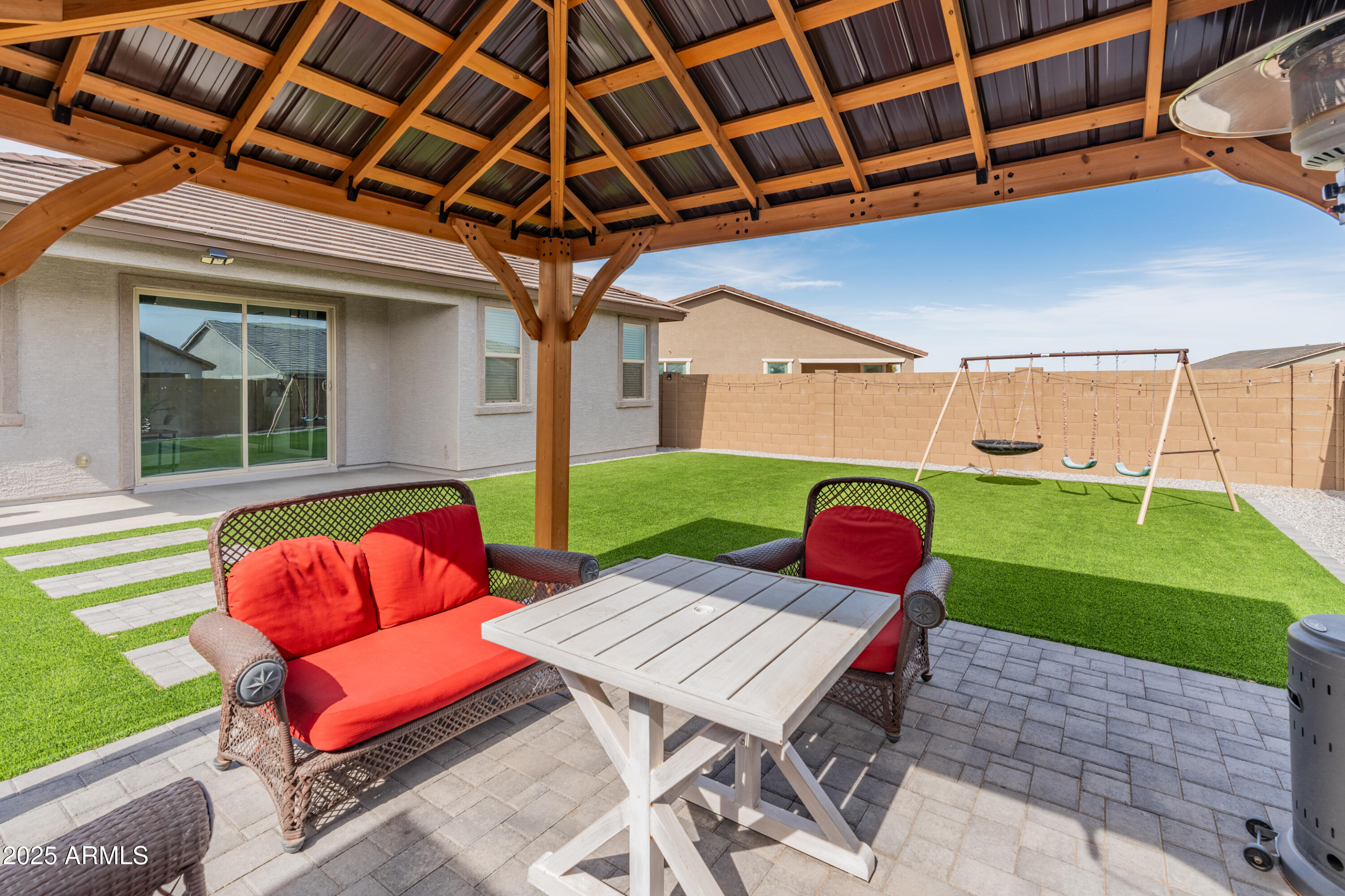 19407 W PIERSON Street