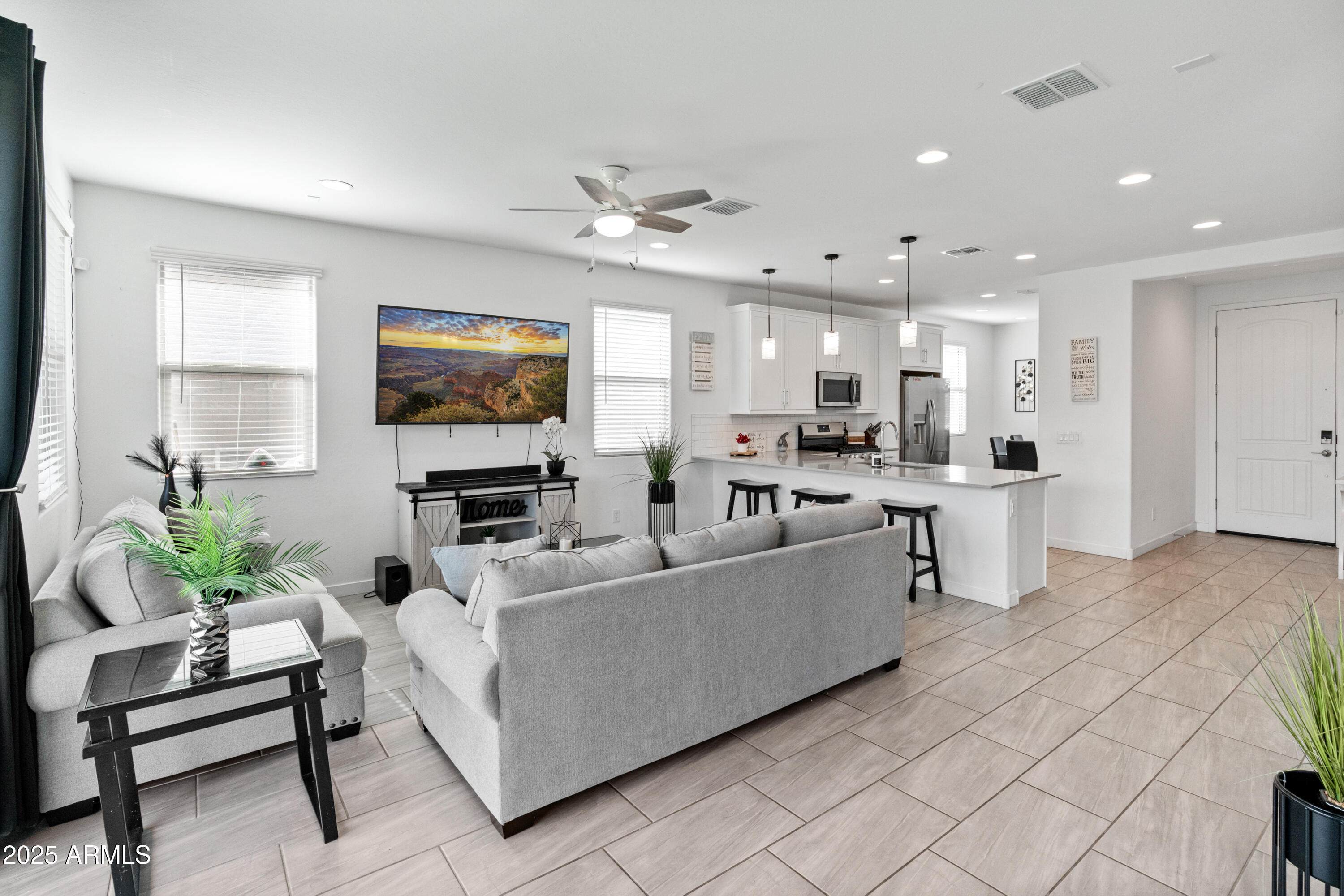 19407 W PIERSON Street