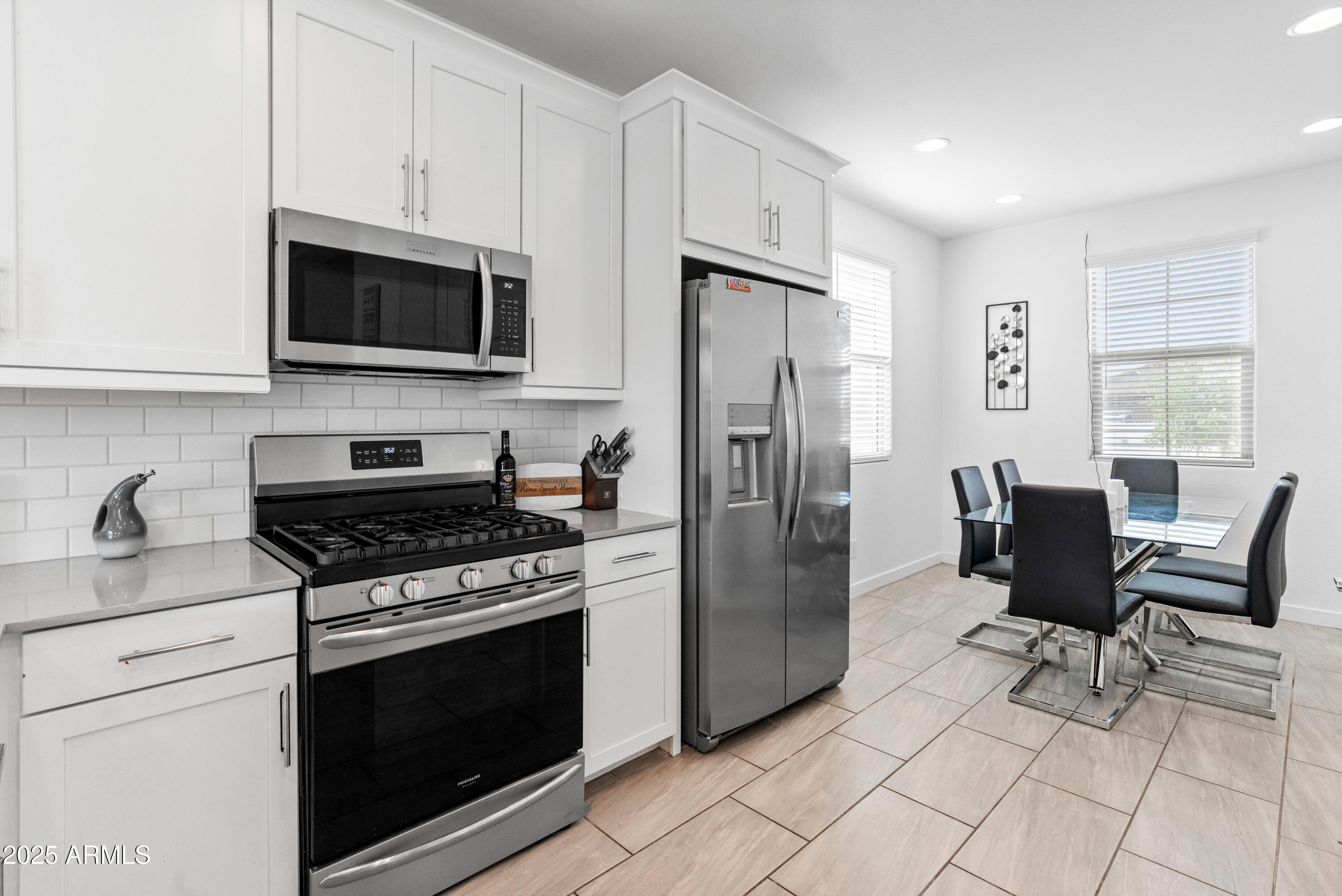 19407 W PIERSON Street