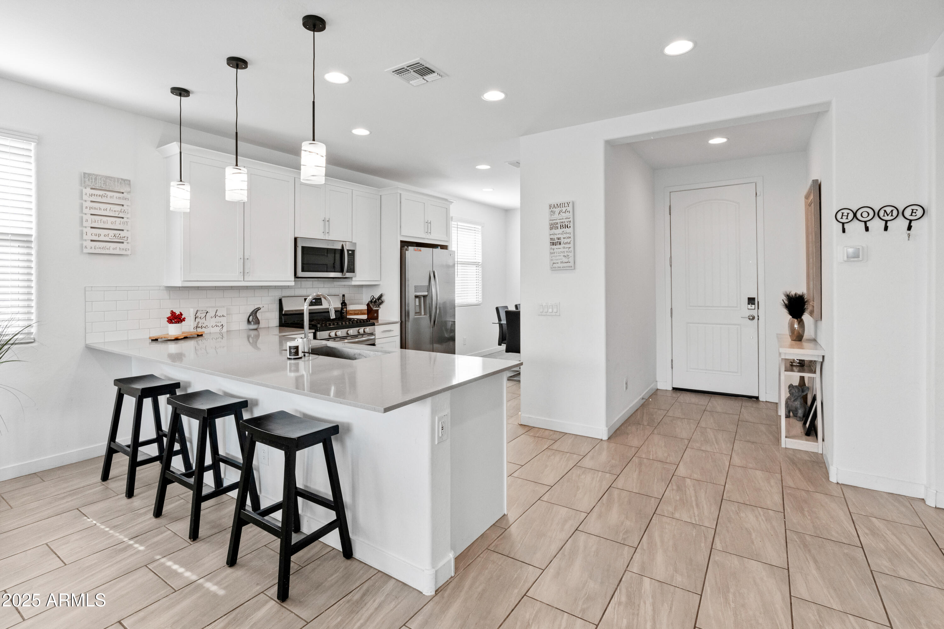 19407 W PIERSON Street