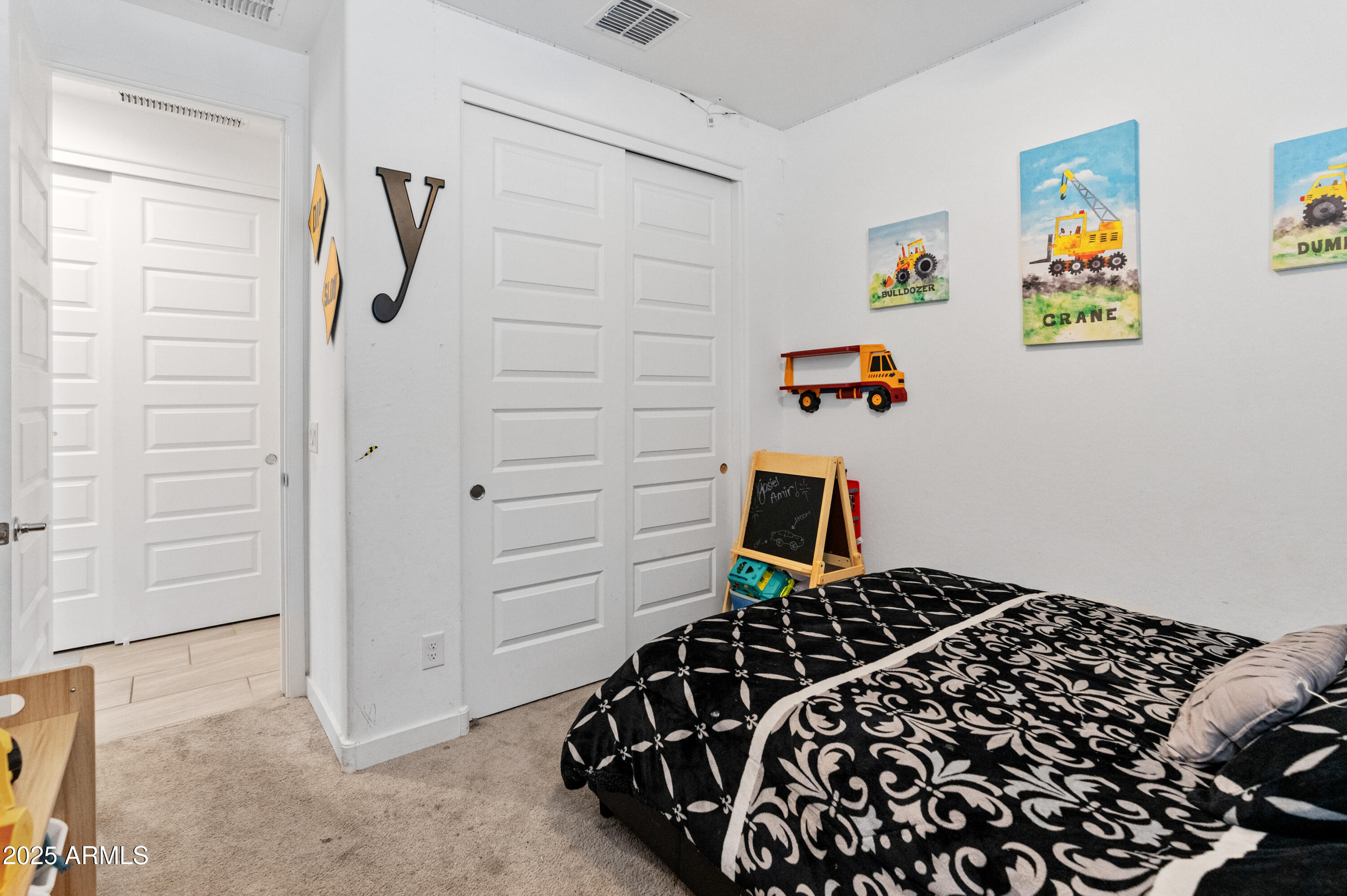 19407 W PIERSON Street